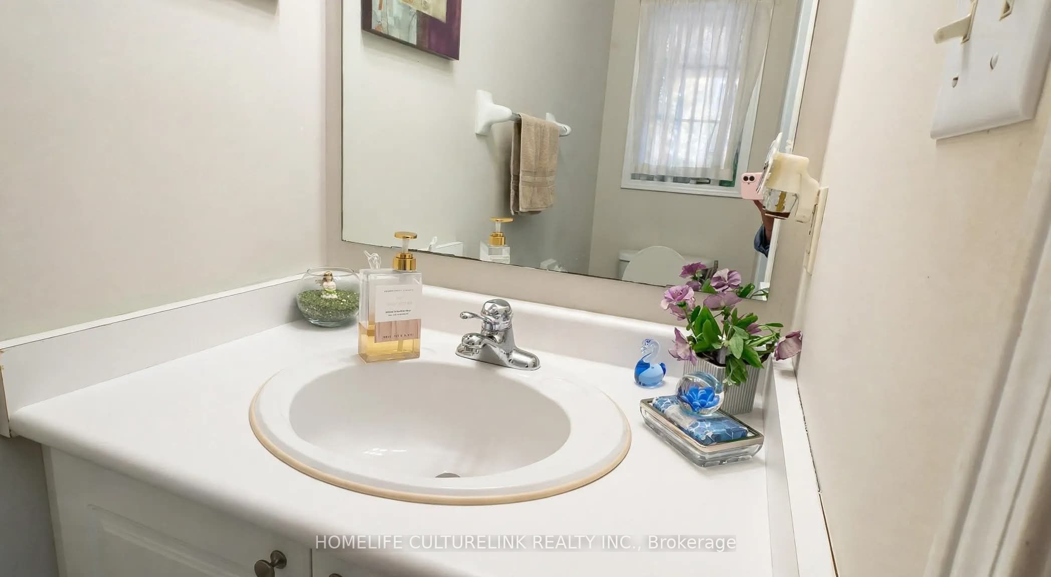 24 Cape Breton Court Property Photo 12