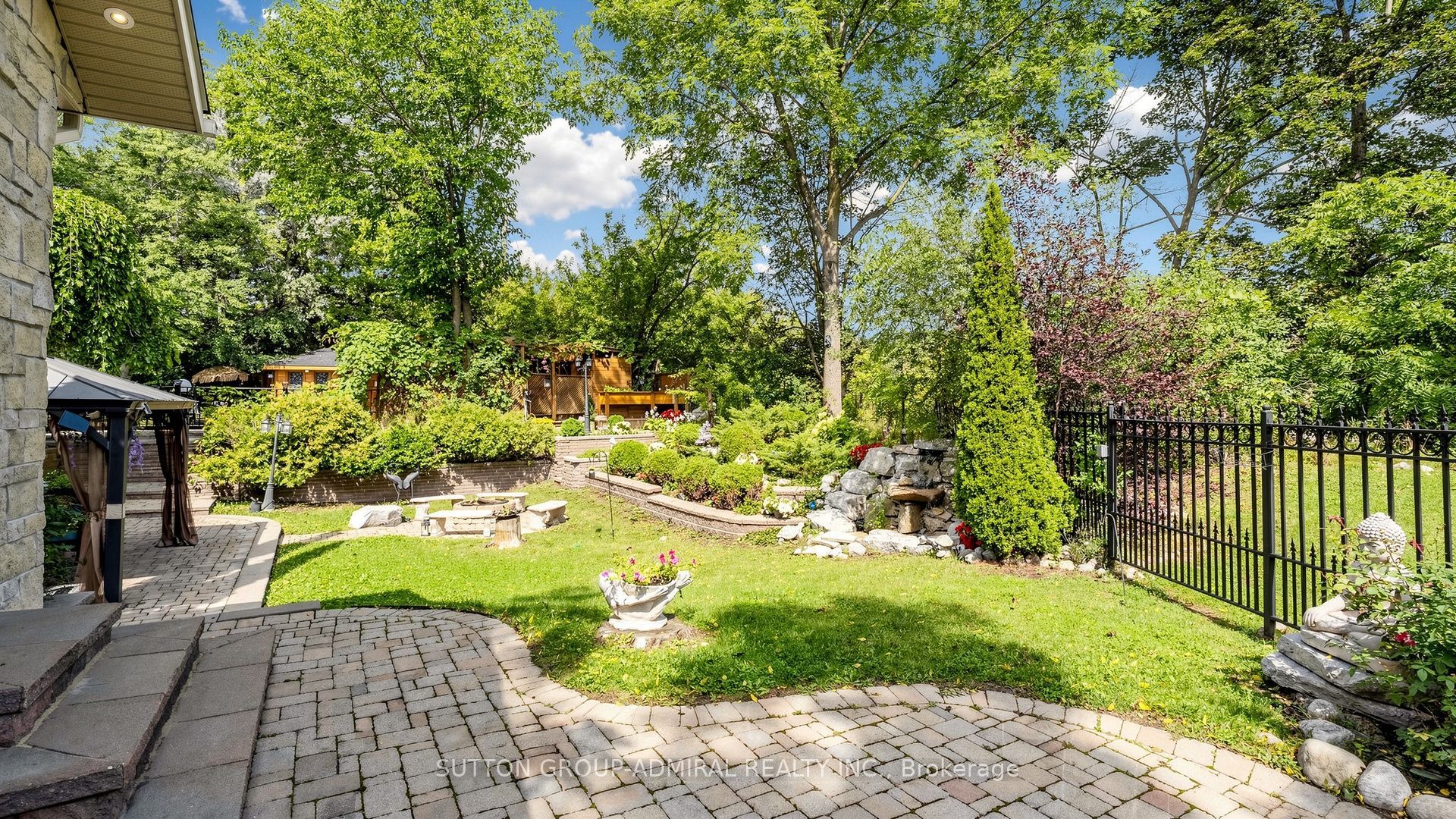 12 Saunders Lane Property Photo 48