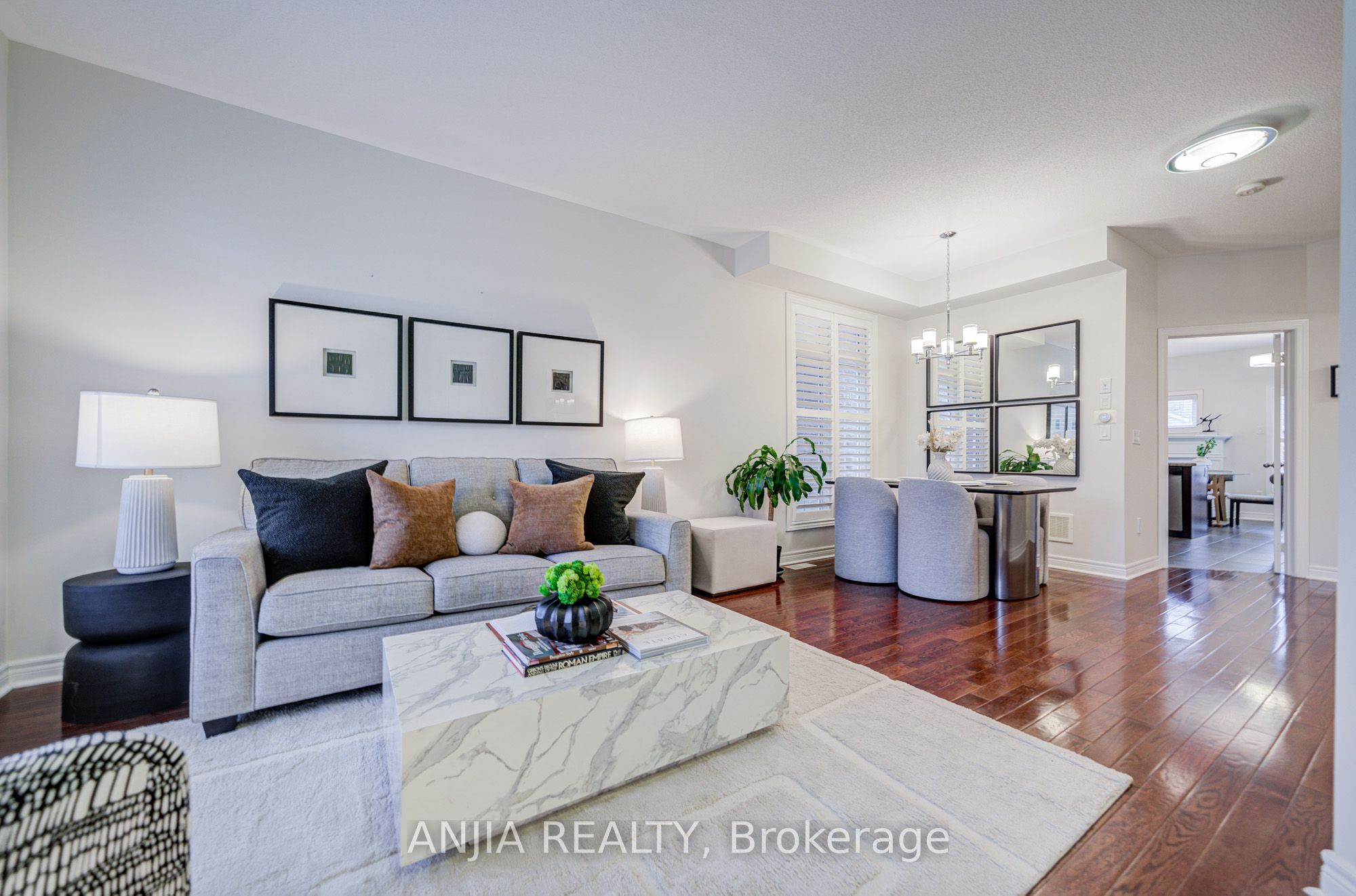 2406 Bur Oak Avenue Property Photo 6