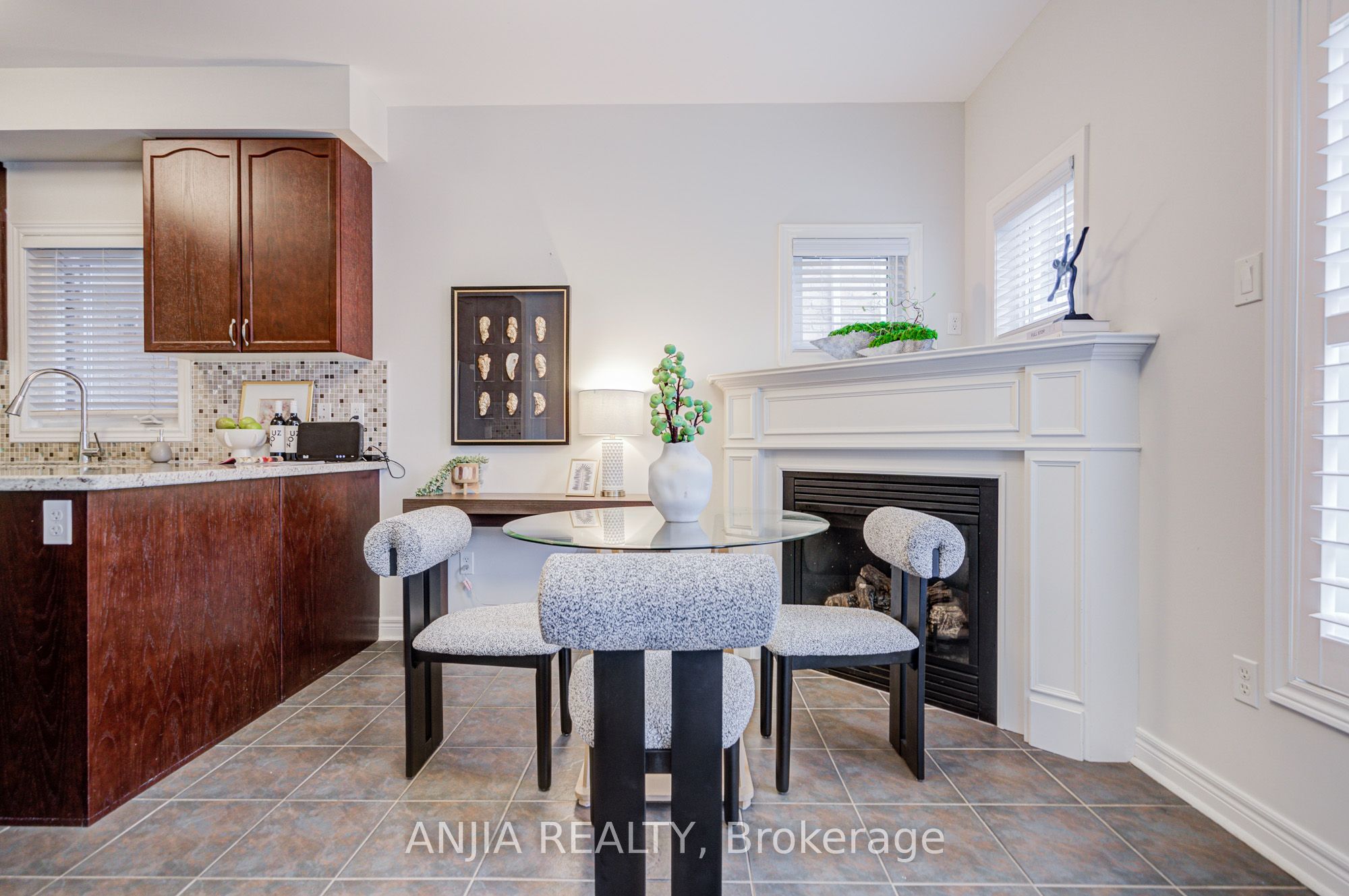 2406 Bur Oak Avenue Property Photo 13