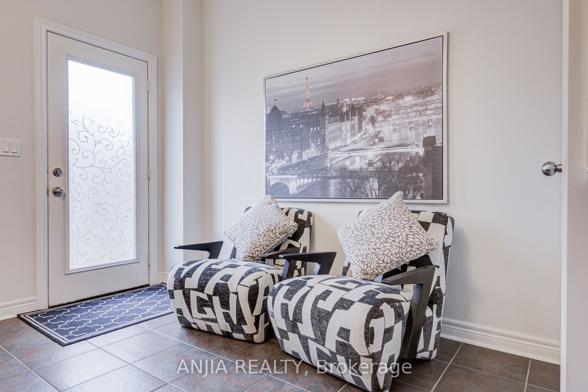 2406 Bur Oak Avenue Property Photo 15