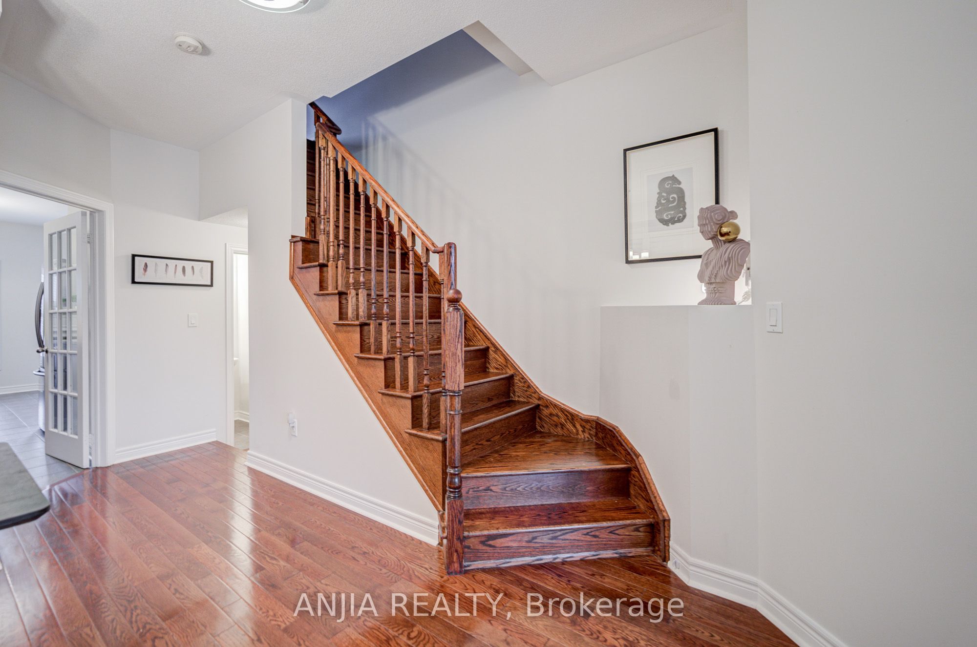 2406 Bur Oak Avenue Property Photo 17