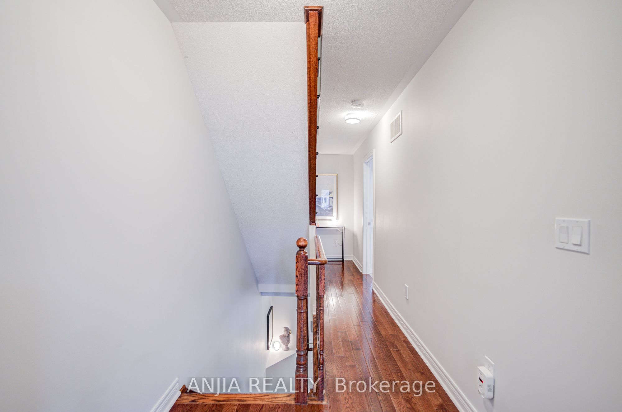 2406 Bur Oak Avenue Property Photo 22