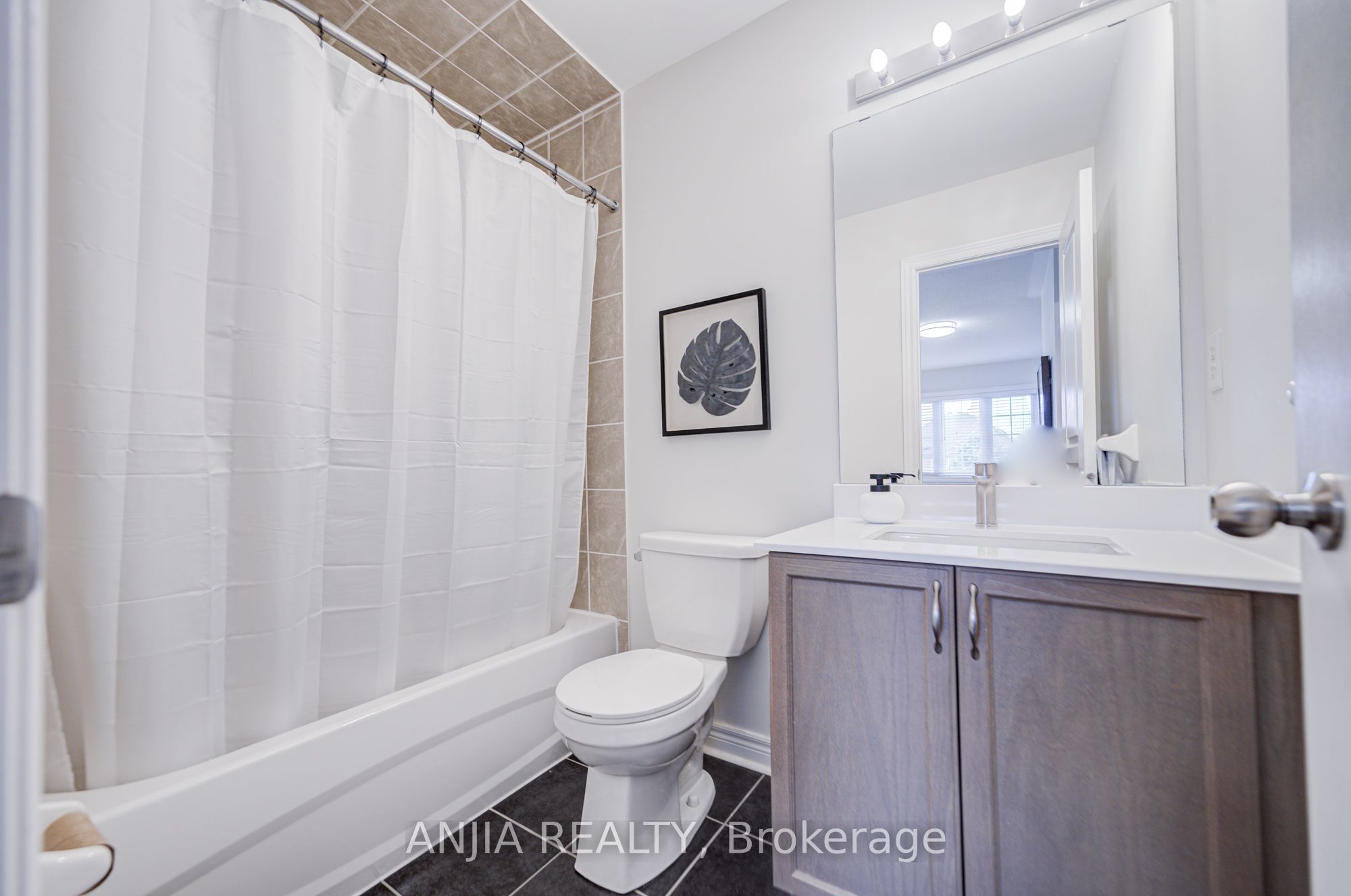 2406 Bur Oak Avenue Property Photo 25