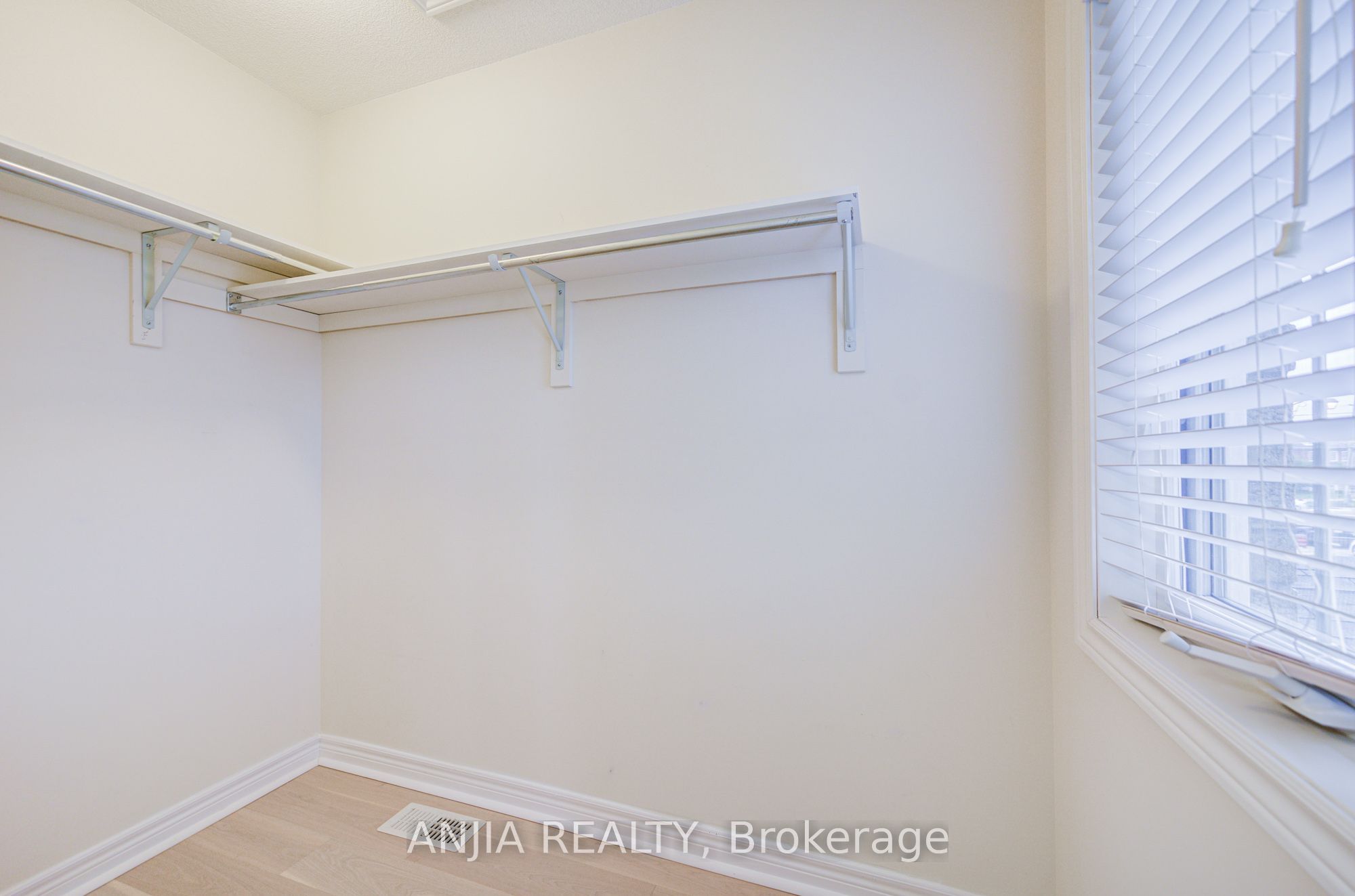 2406 Bur Oak Avenue Property Photo 26