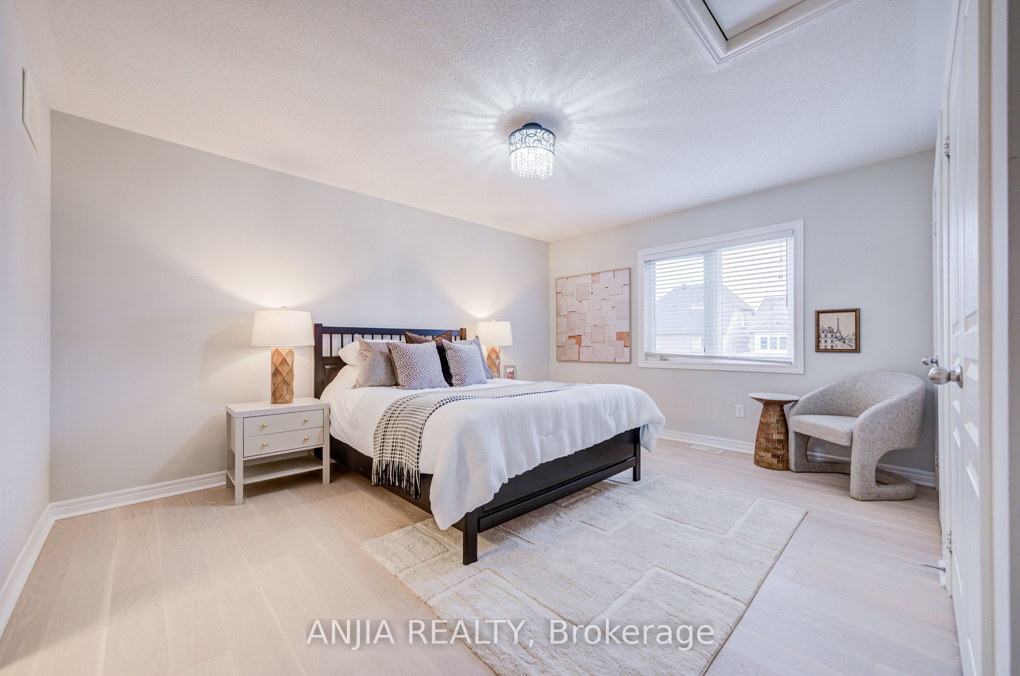 2406 Bur Oak Avenue Property Photo 27