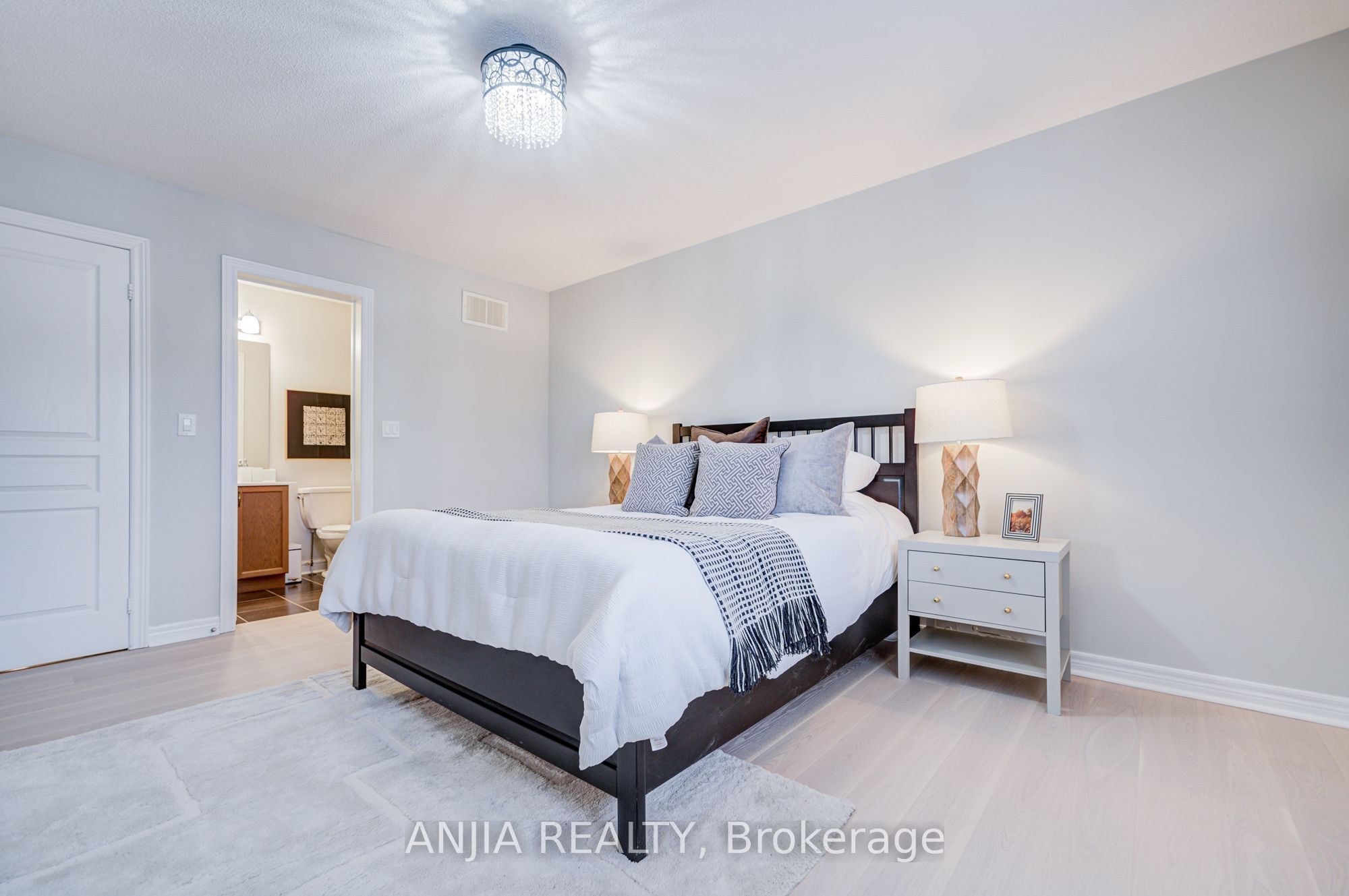 2406 Bur Oak Avenue Property Photo 28