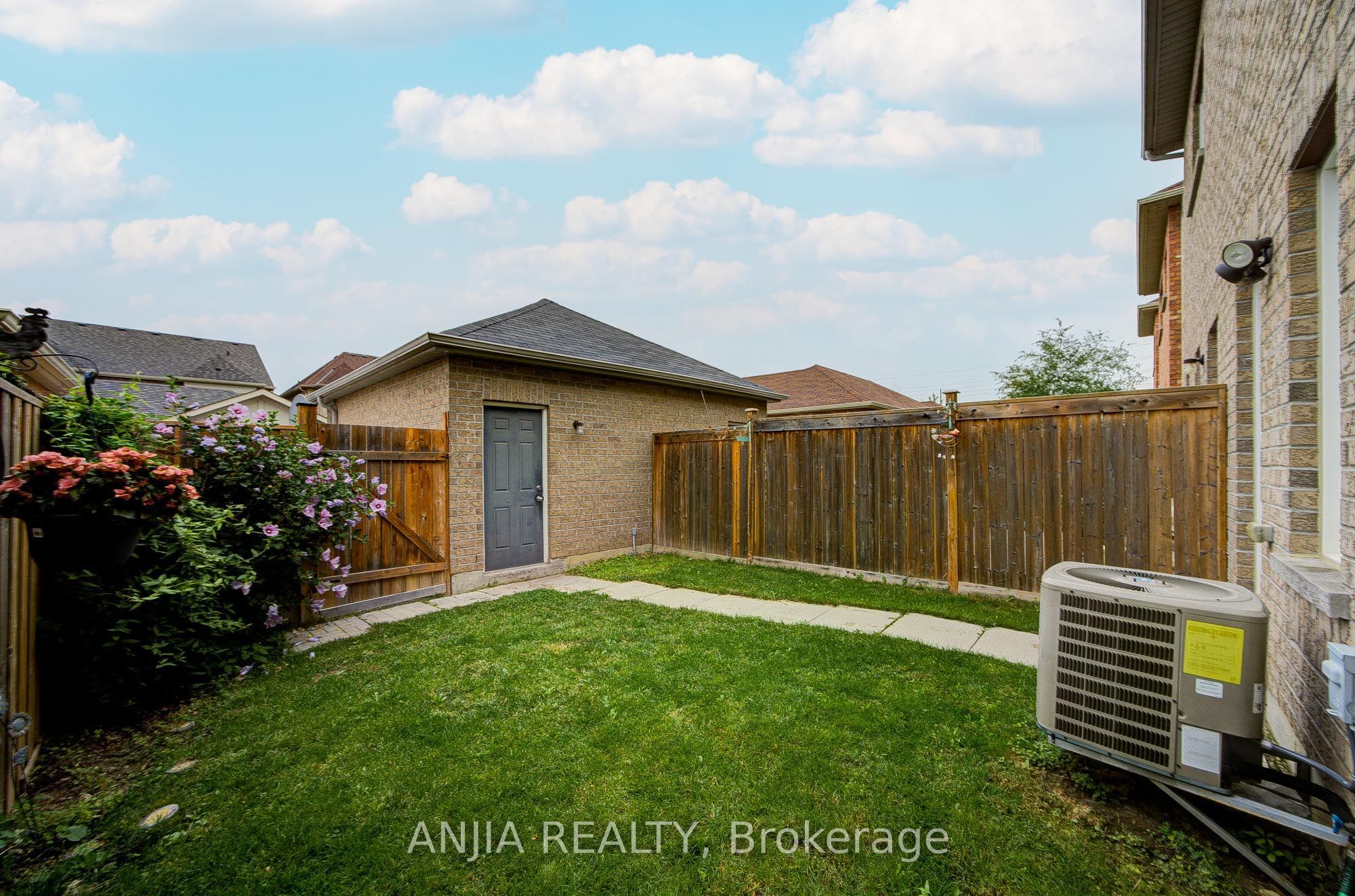 2406 Bur Oak Avenue Property Photo 32