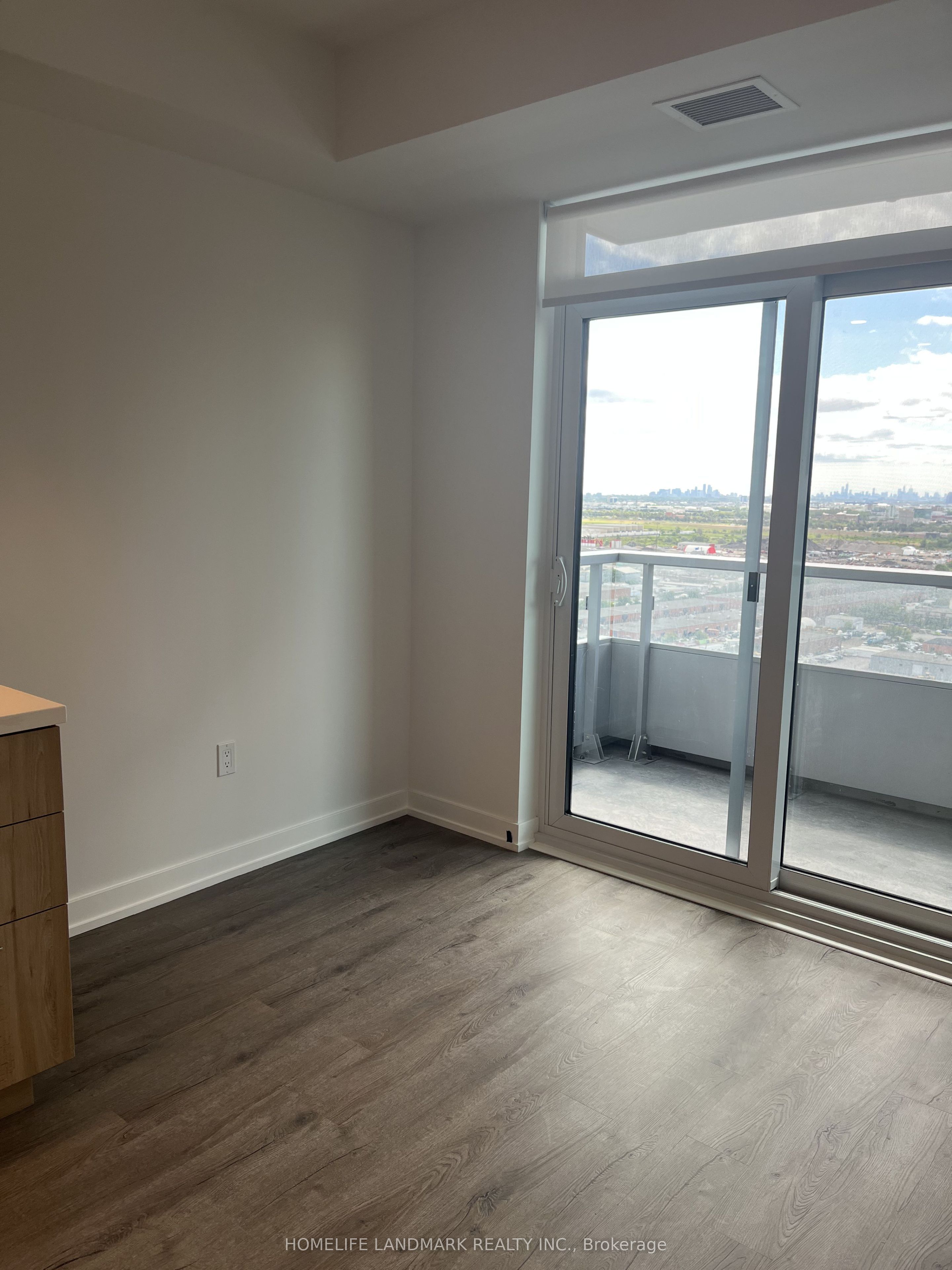 2851 Highway 7 Road Tower A 2406 Property Photo 3