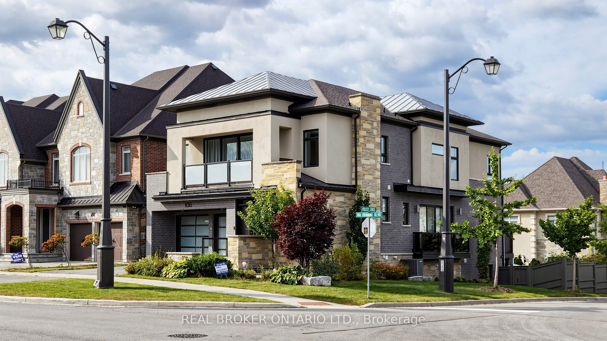 106 Via Romano Boulevard Property Photo 3