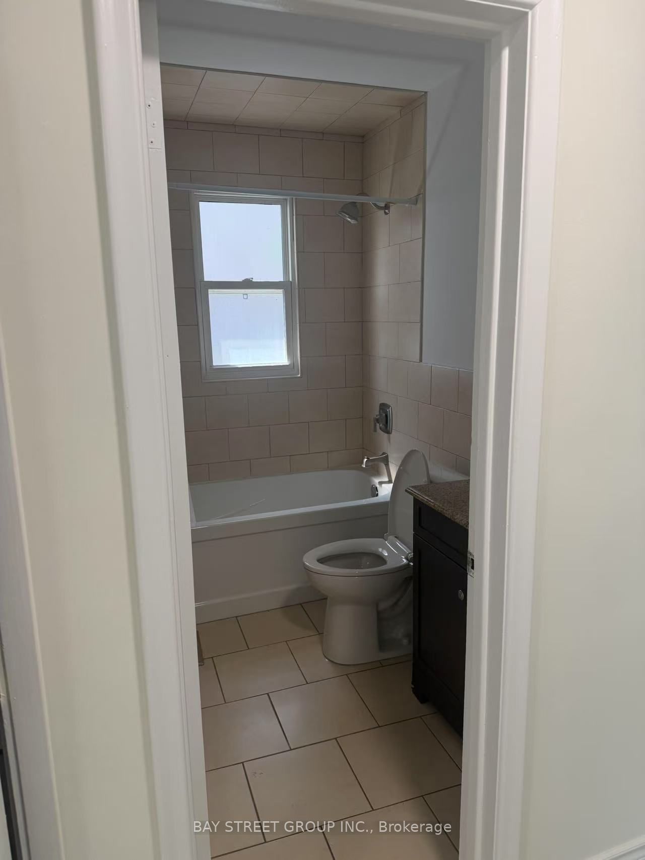 517 Lynett Crescent Property Photo 4