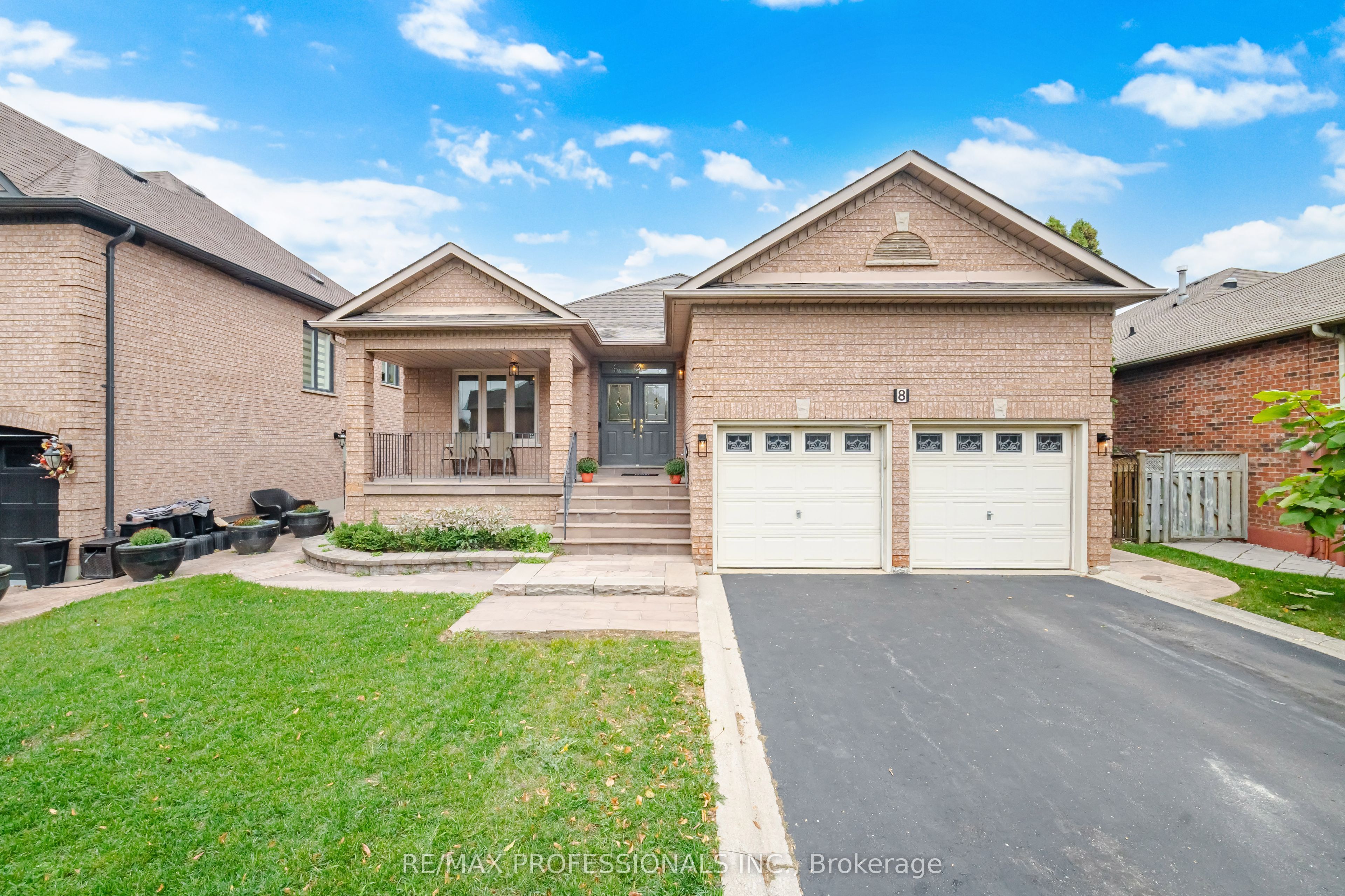 8 Piper Court Property Photo 2