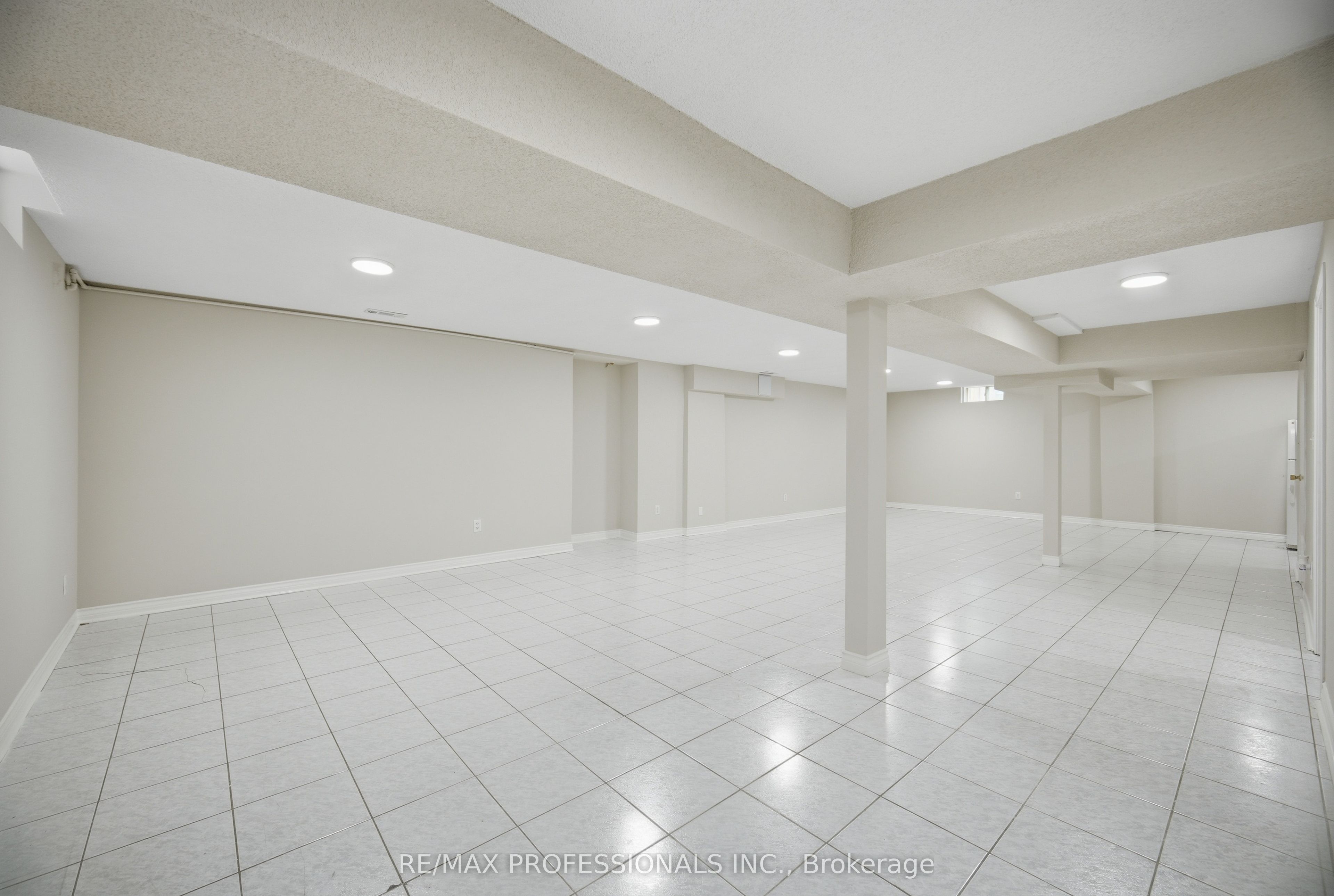 8 Piper Court Property Photo 34