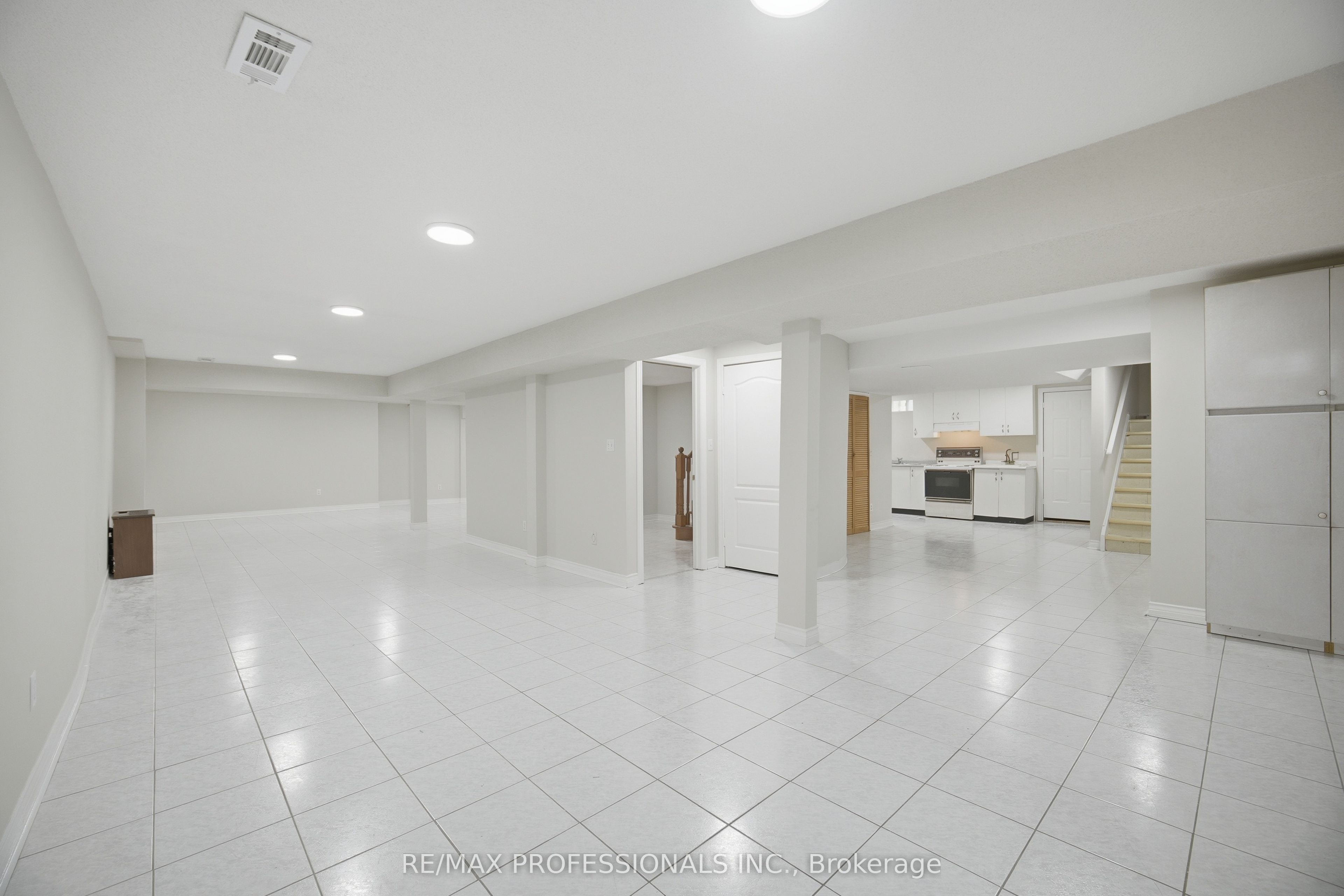 8 Piper Court Property Photo 36