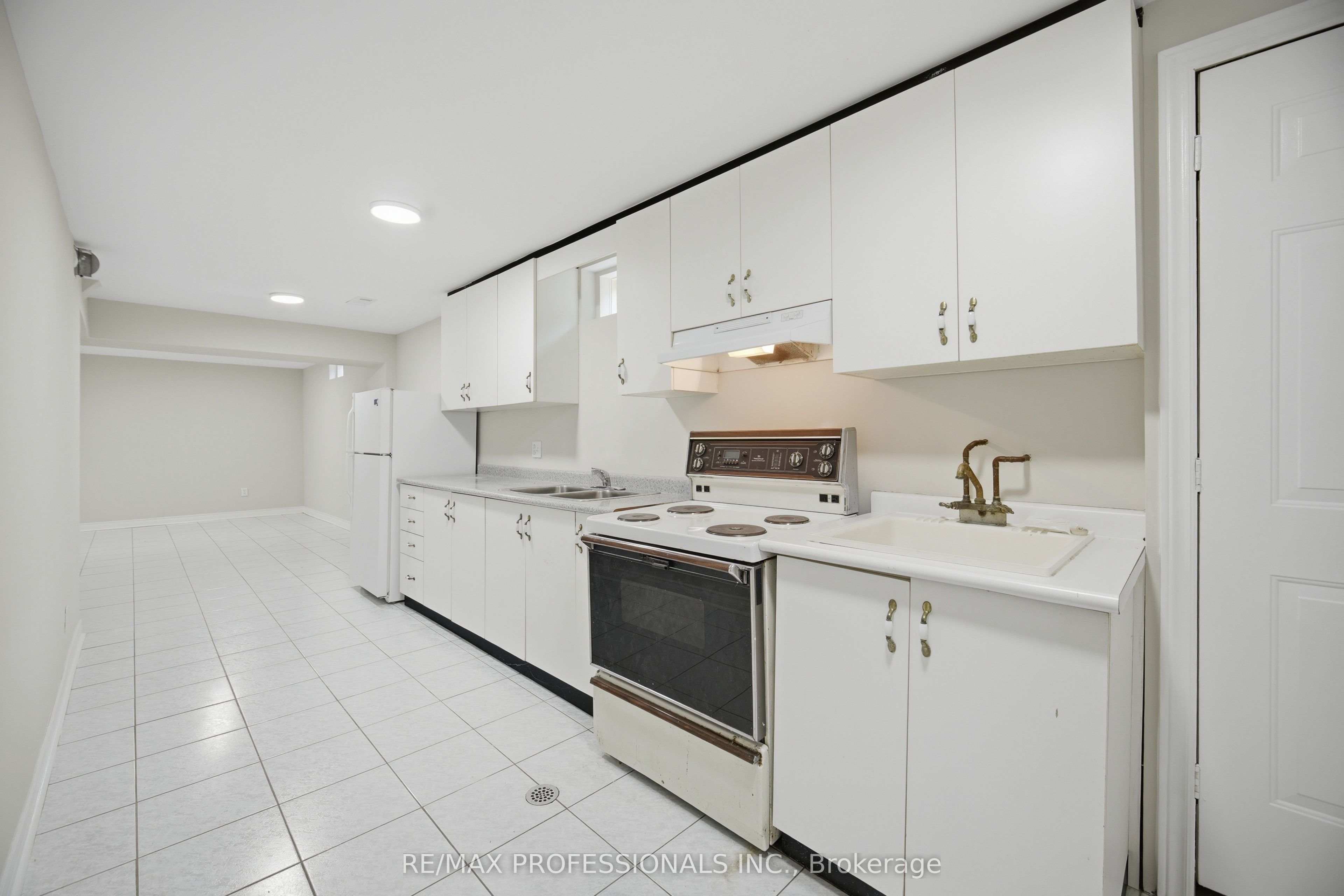 8 Piper Court Property Photo 37