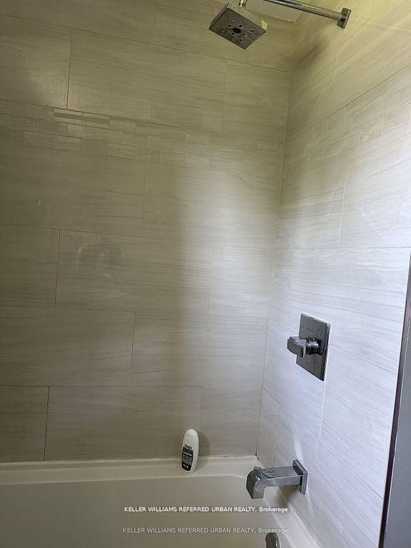 30 Collins Crescent Main Property Photo 15