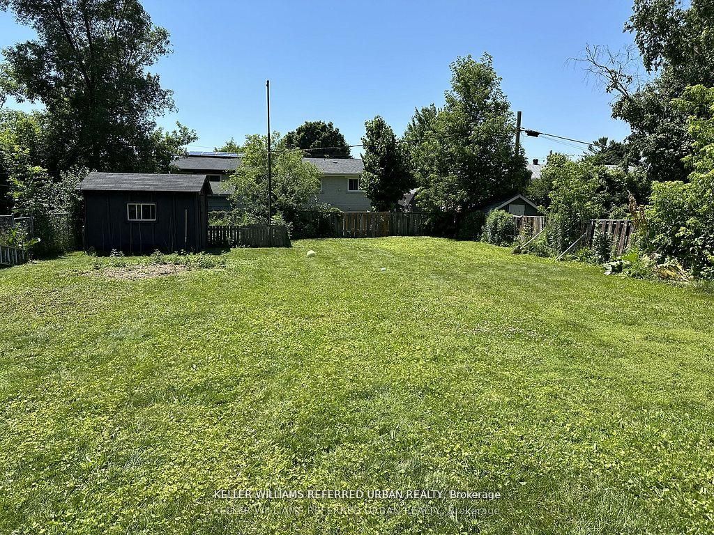 30 Collins Crescent Main Property Photo 19