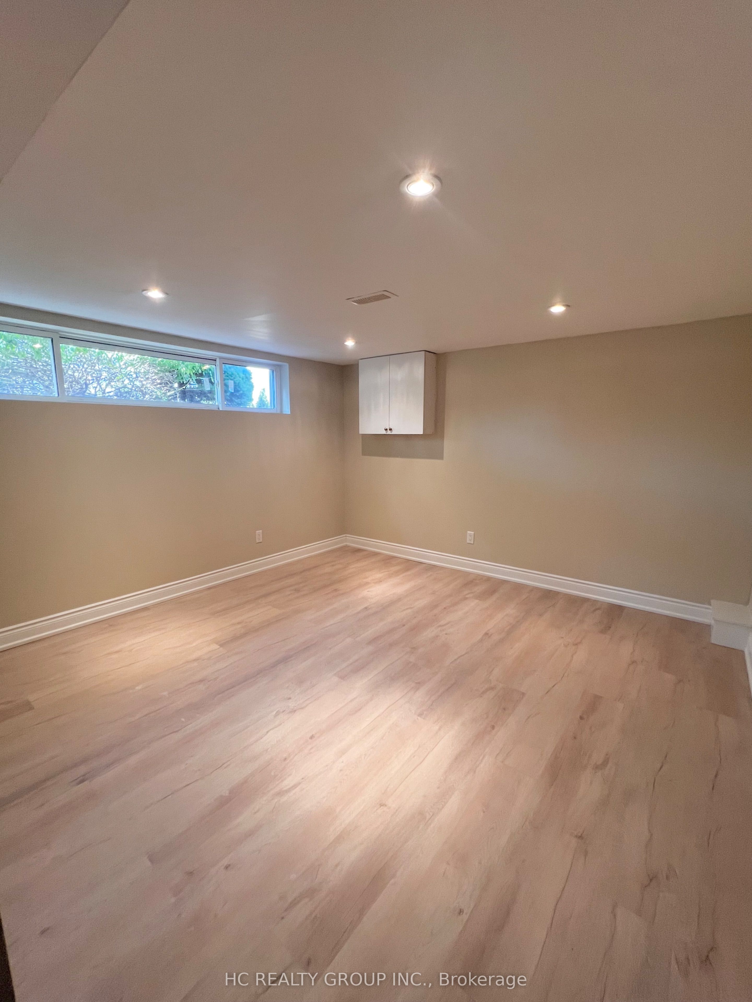 Low 127 Cascade Circle Property Photo 10