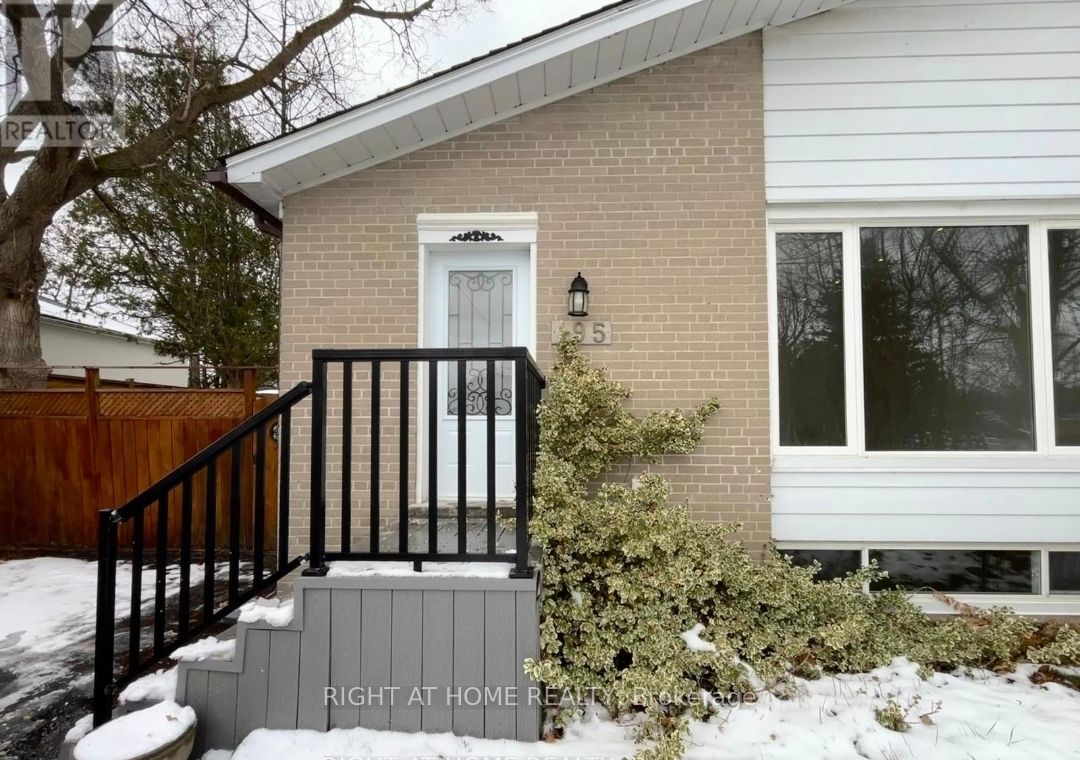 195 Taylor Mills Drive N Upper Property Photo 2