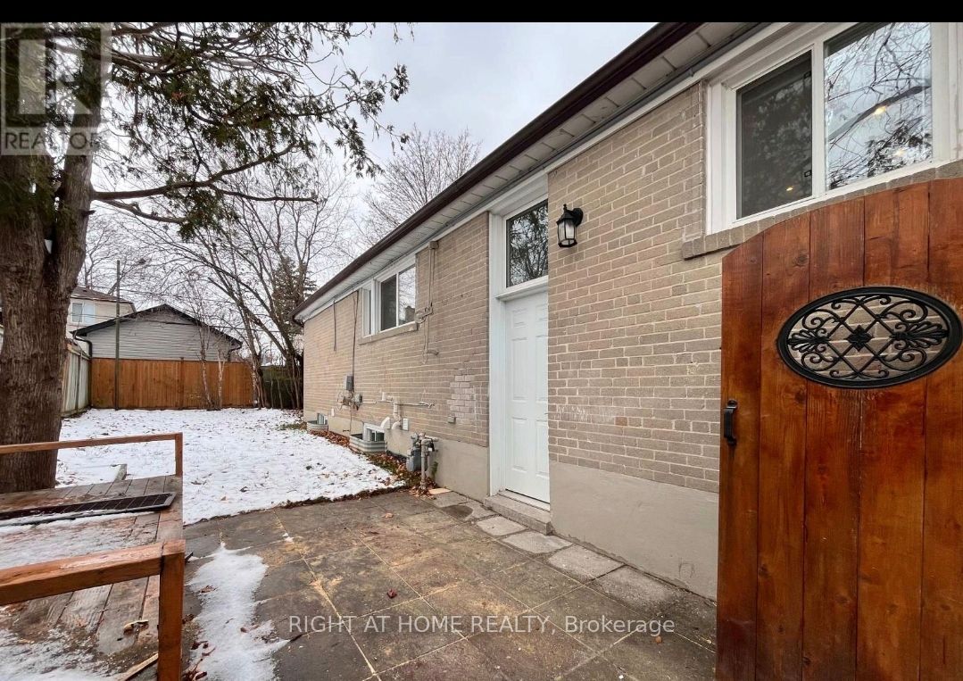 195 Taylor Mills Drive N Upper Property Photo 19