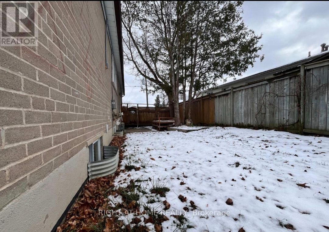 195 Taylor Mills Drive N Upper Property Photo 21