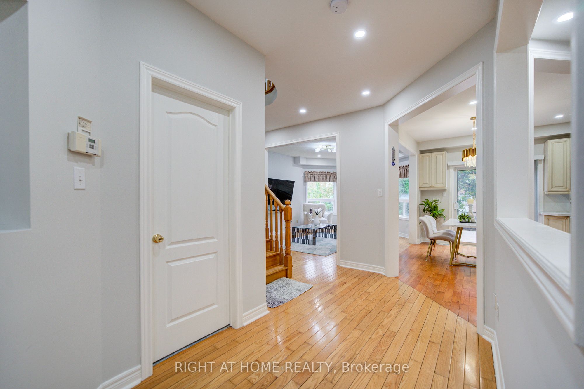 81 Old Colony Road Property Photo 6