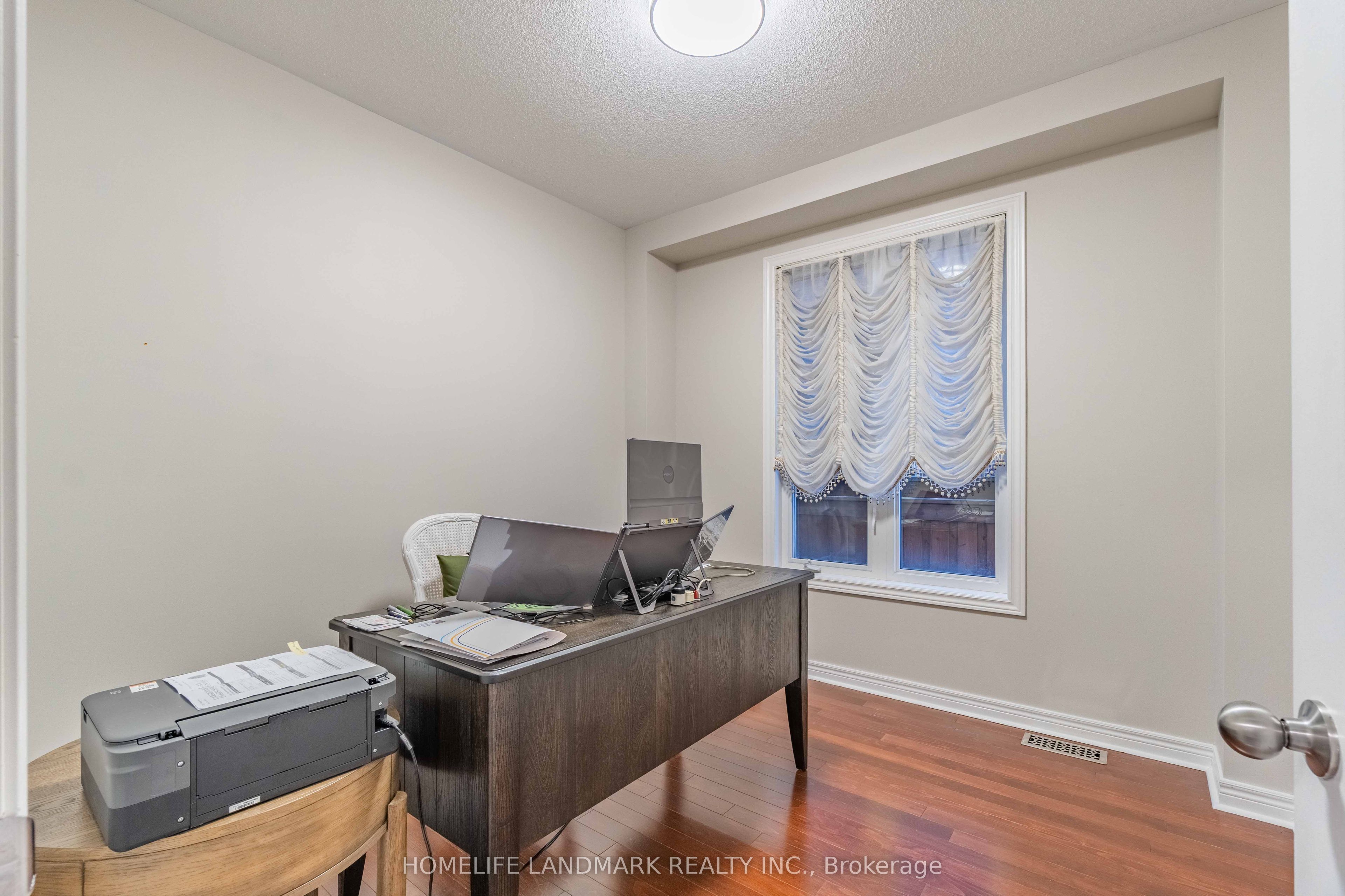 98 Thornhill Ravines Crescent Property Photo 6