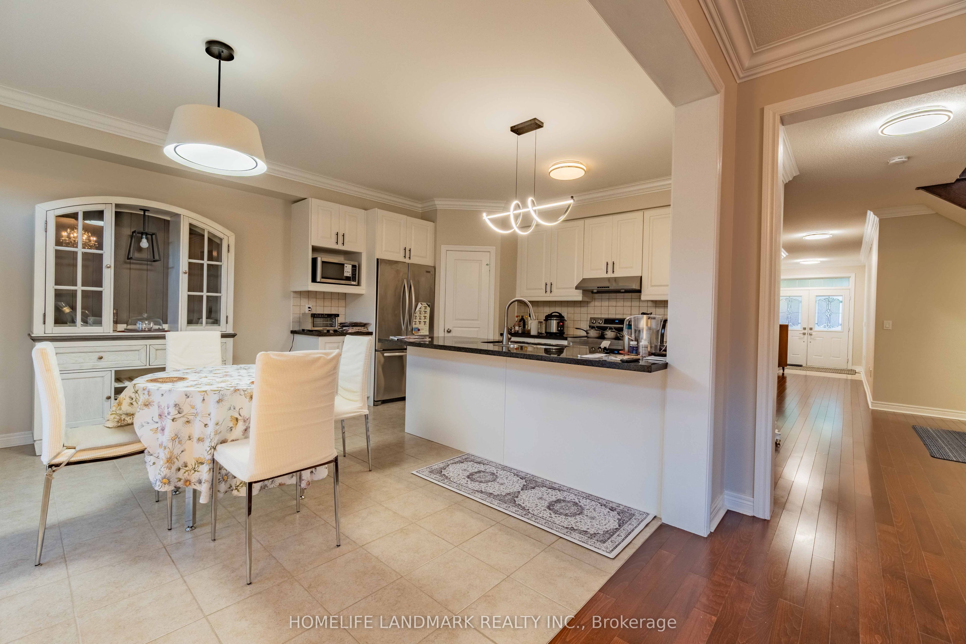 98 Thornhill Ravines Crescent Property Photo 8