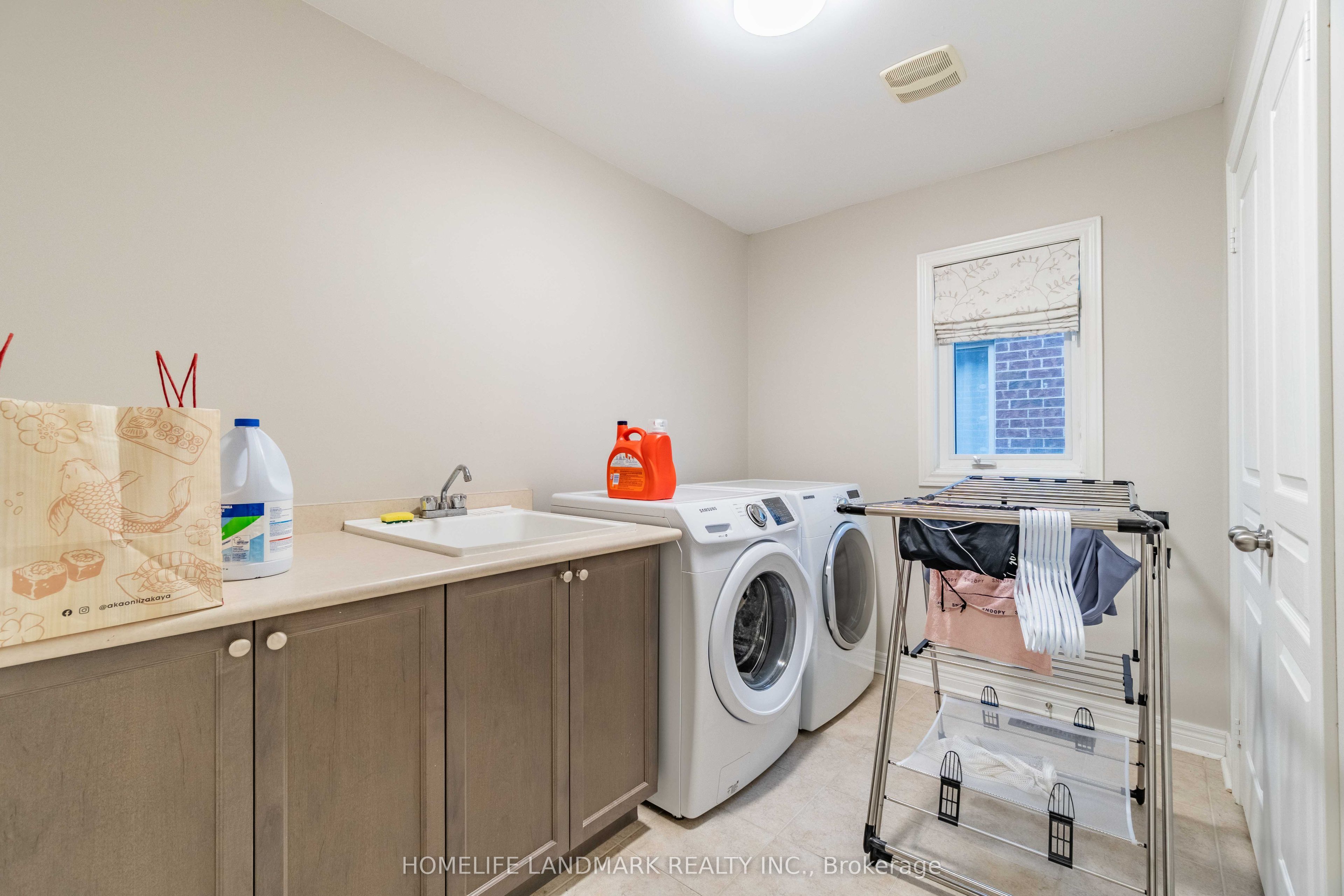 98 Thornhill Ravines Crescent Property Photo 13