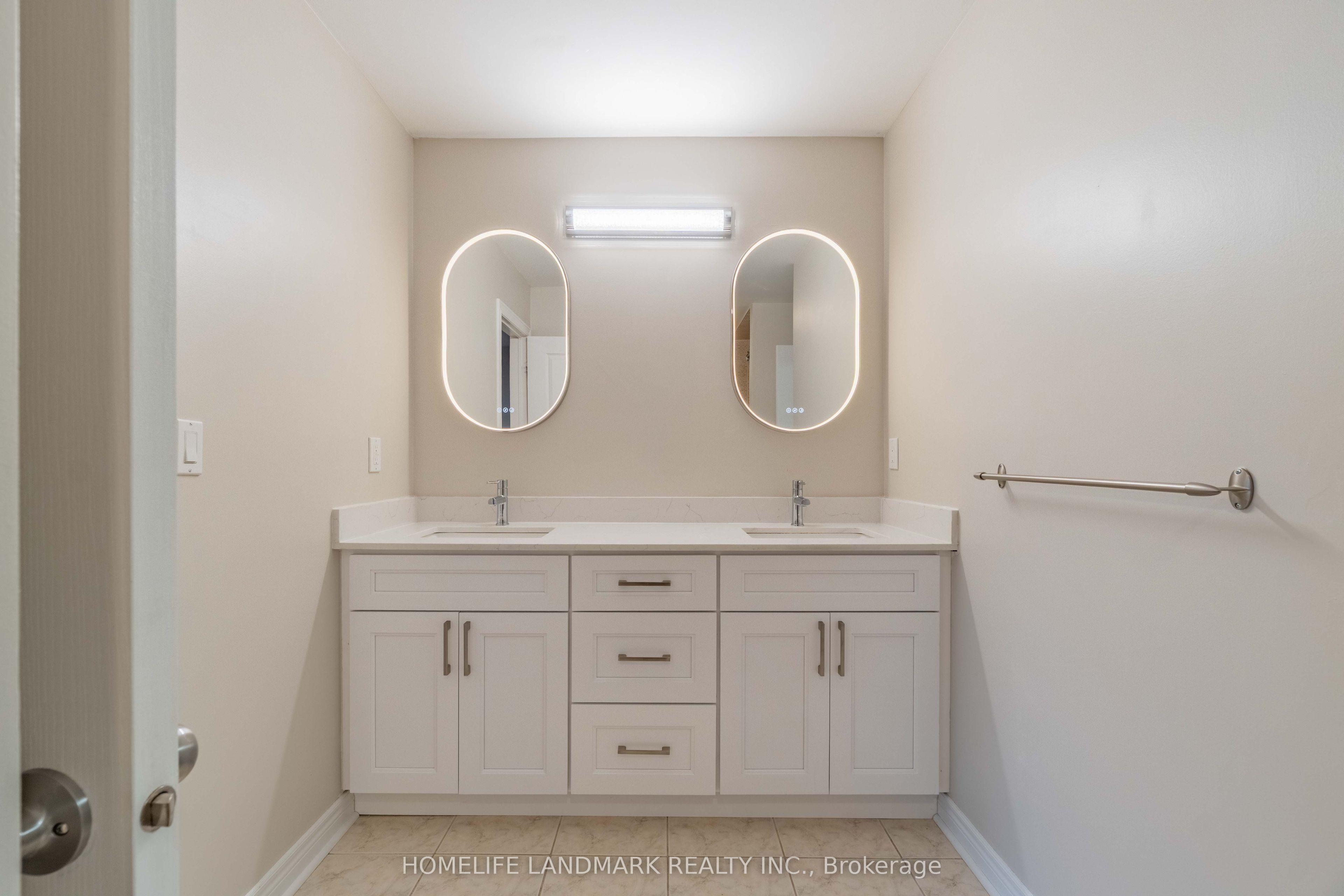 98 Thornhill Ravines Crescent Property Photo 16