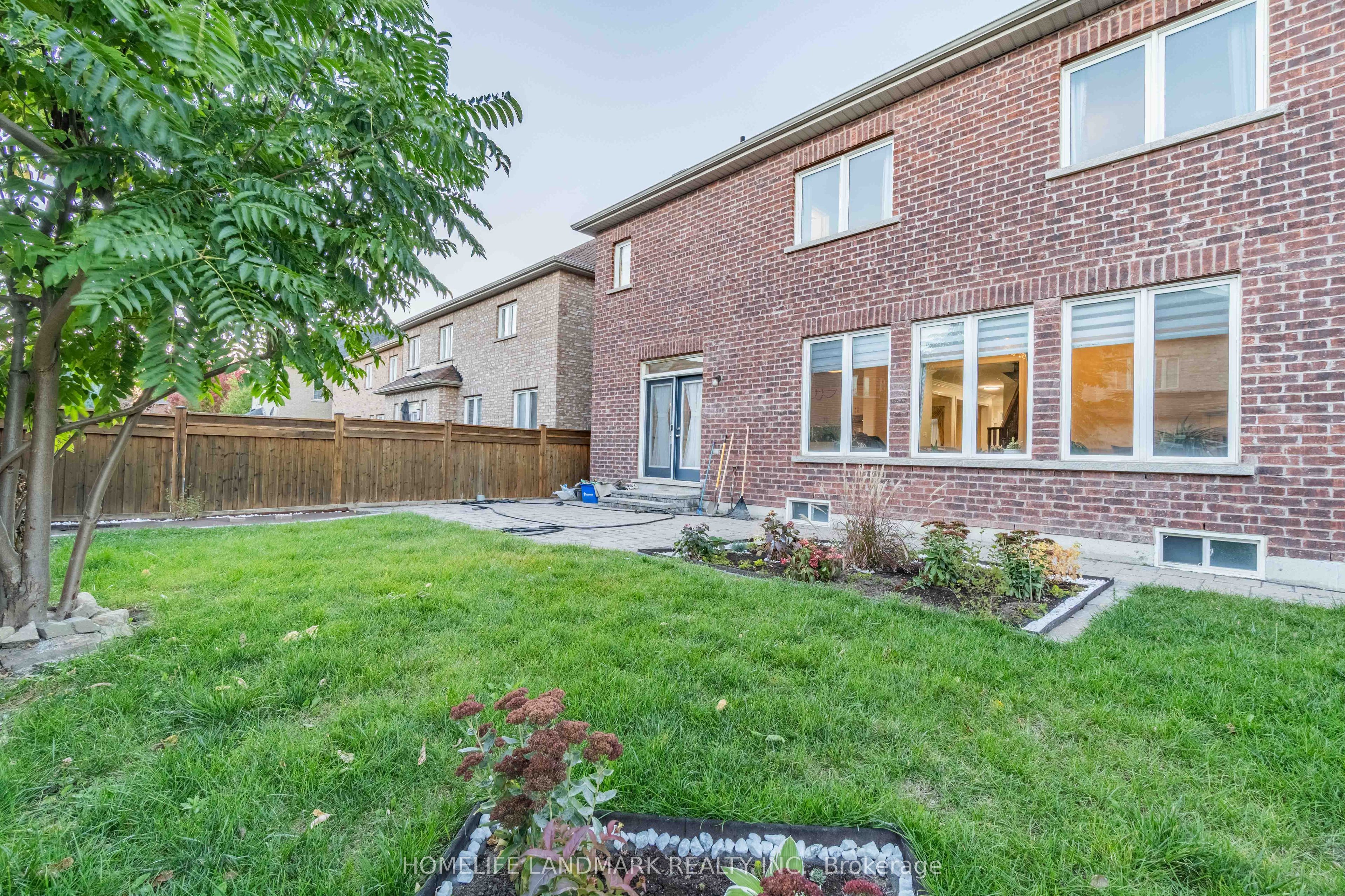 98 Thornhill Ravines Crescent Property Photo 23