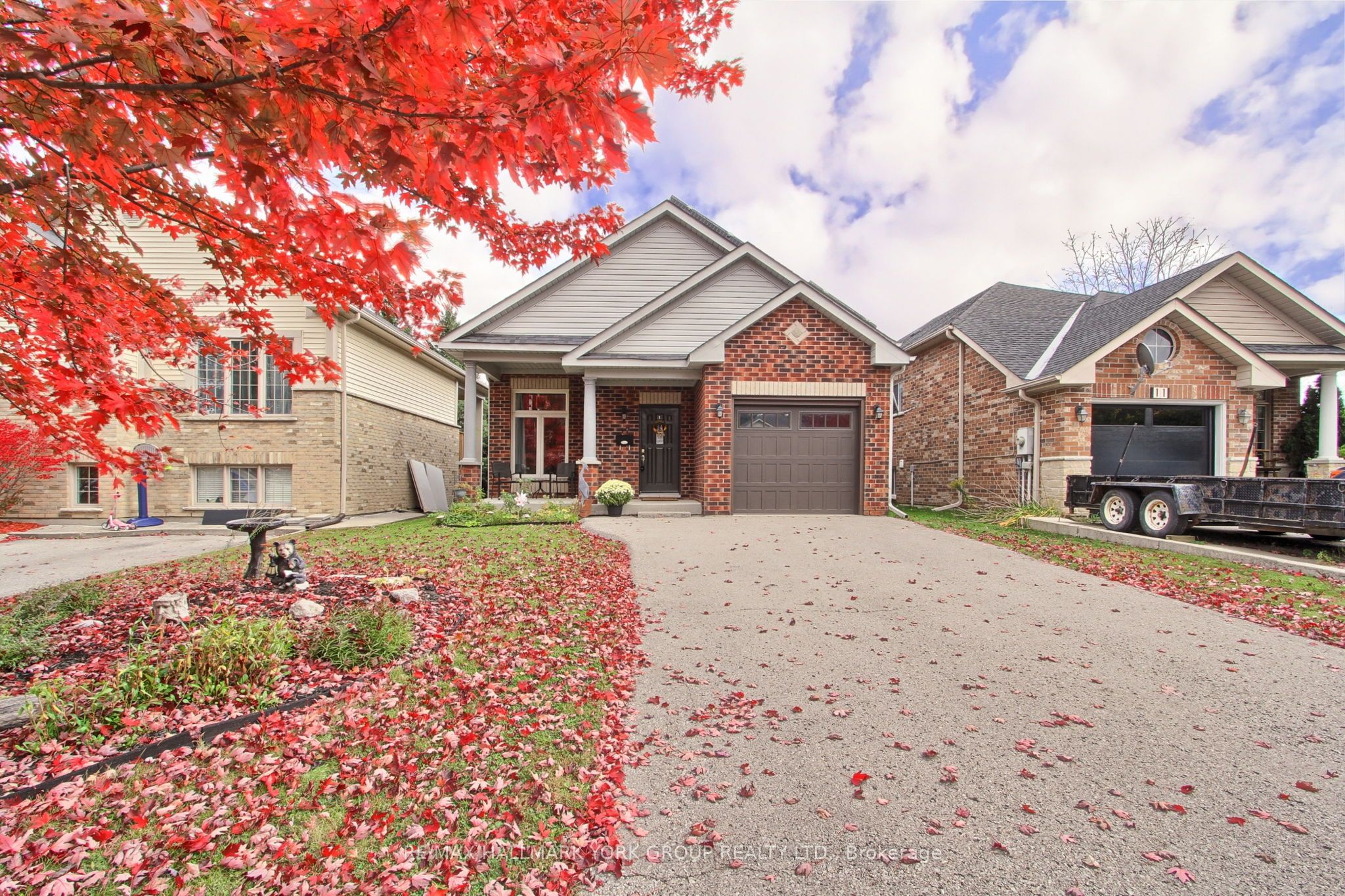 17 Hillview Drive Property Photo 2
