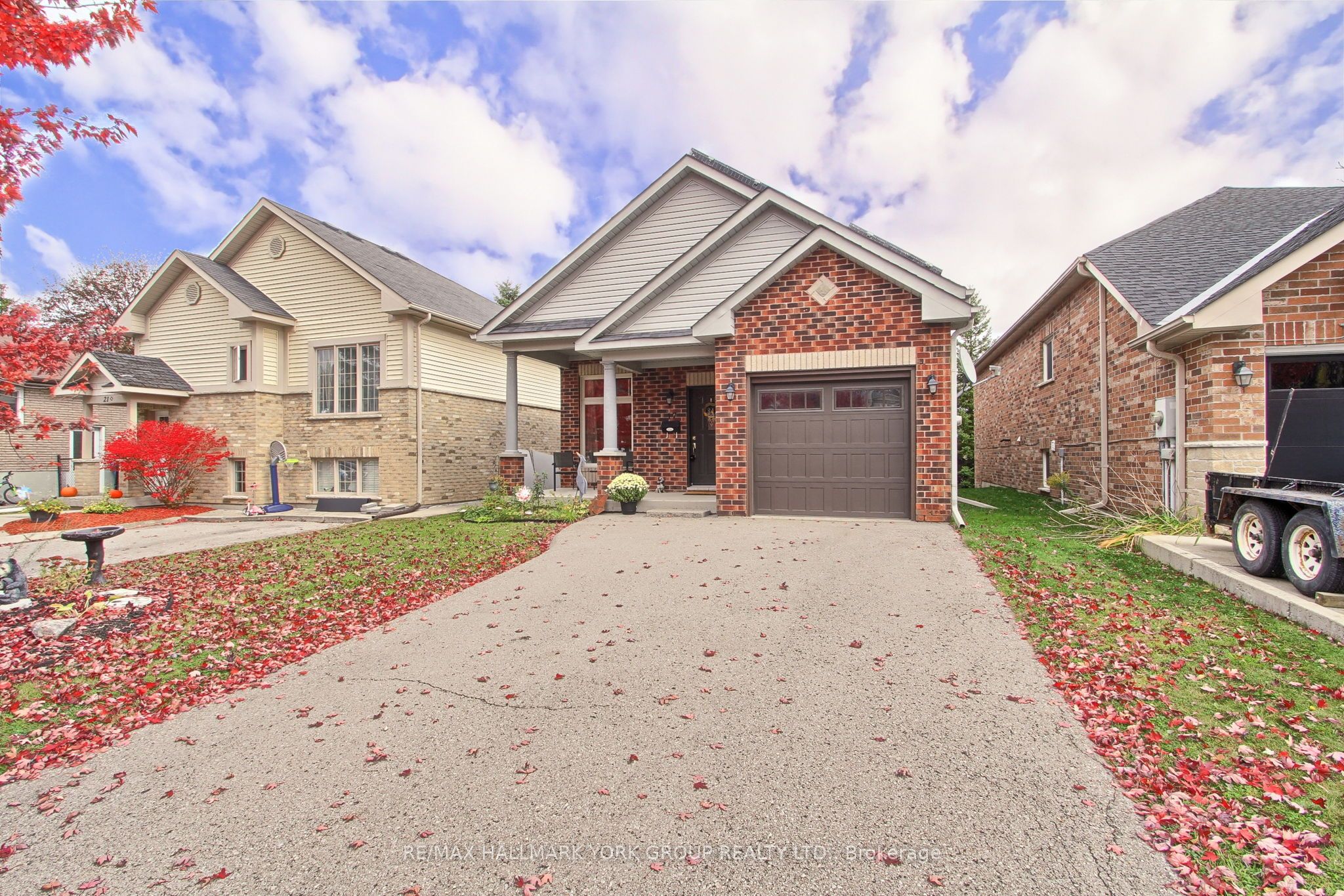17 Hillview Drive Property Photo 3