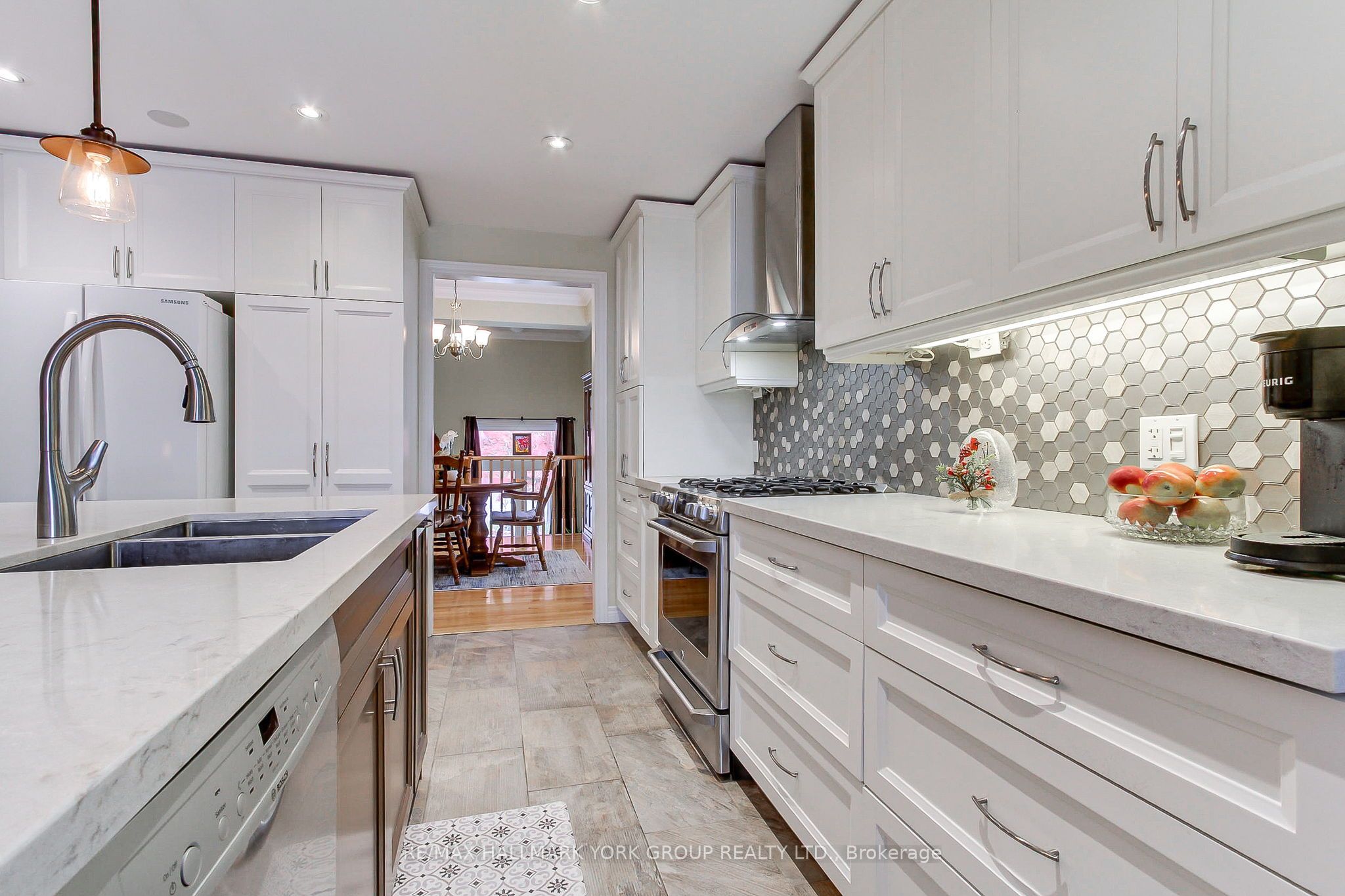 17 Hillview Drive Property Photo 14