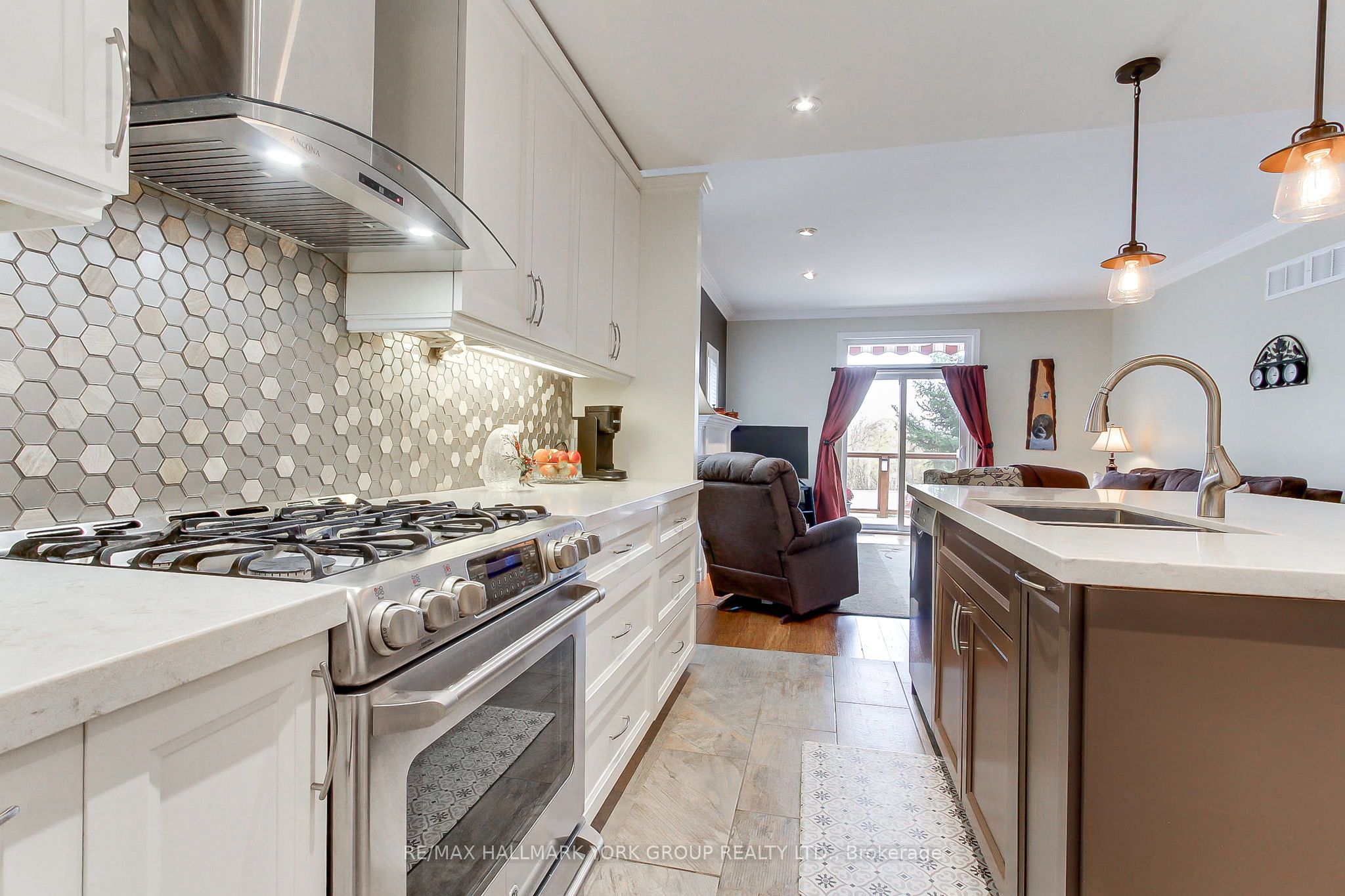 17 Hillview Drive Property Photo 16