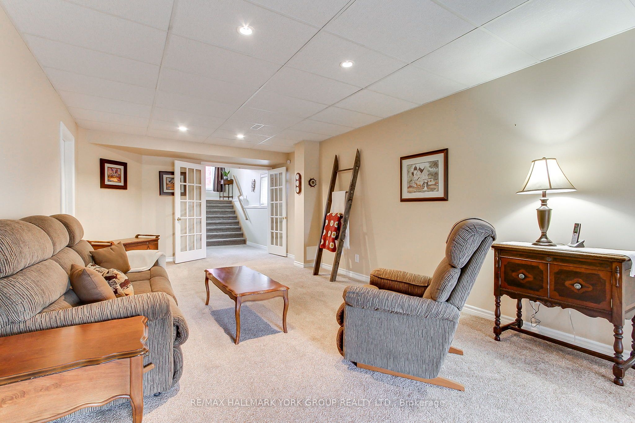 17 Hillview Drive Property Photo 34