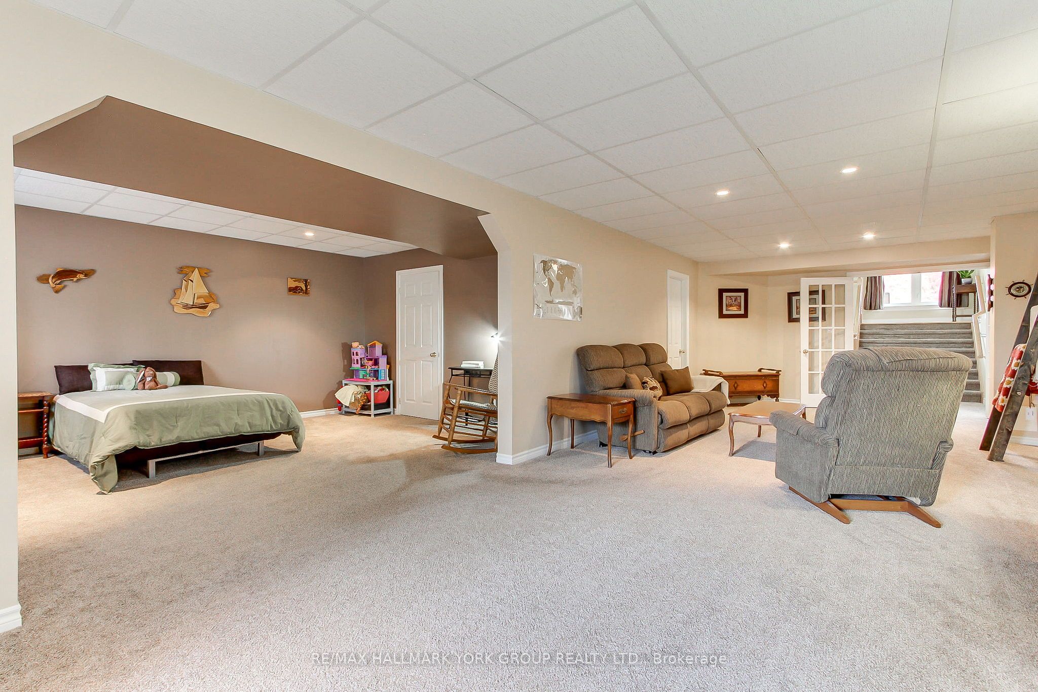 17 Hillview Drive Property Photo 35