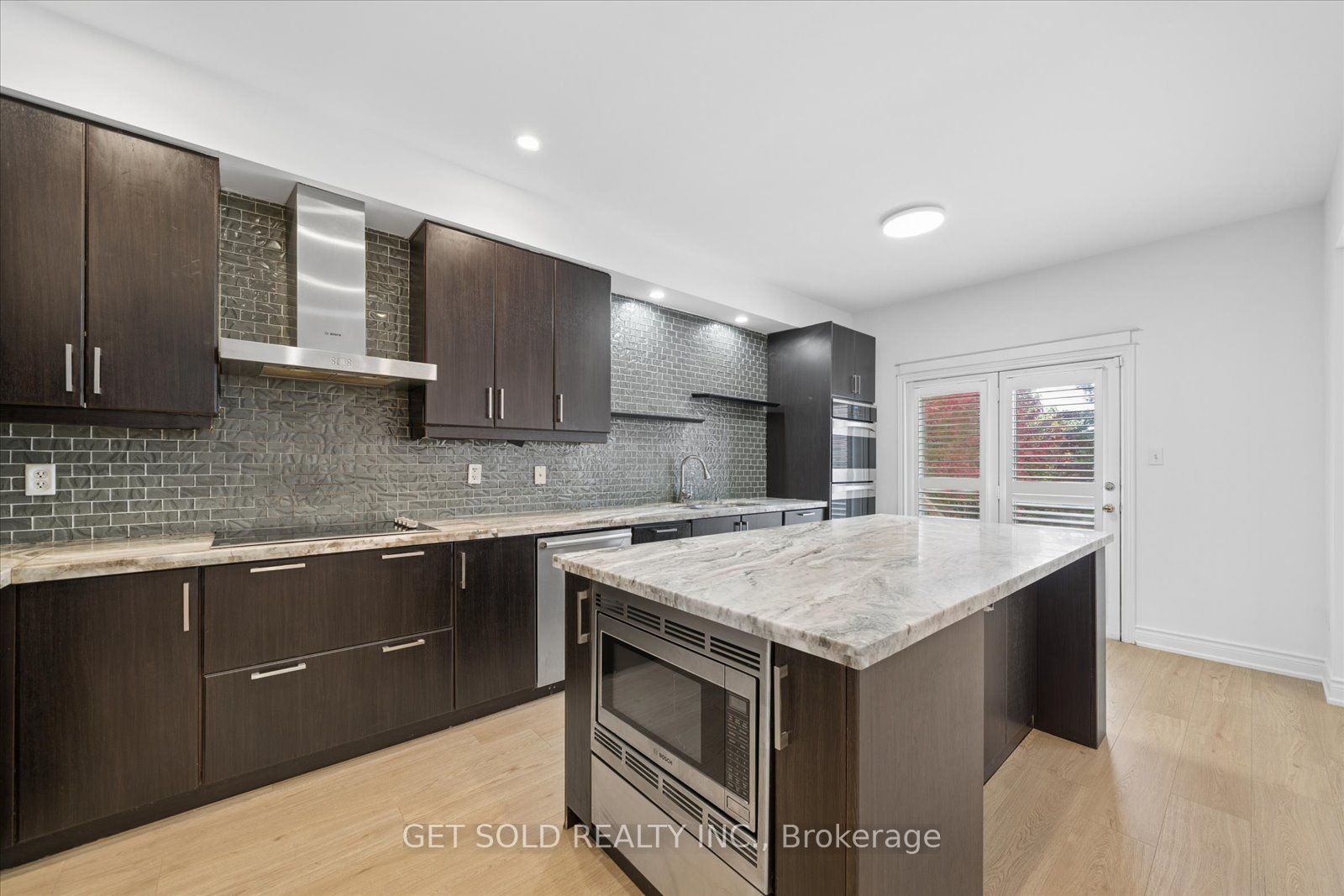 5 Ravine Edge Drive Property Photo 10