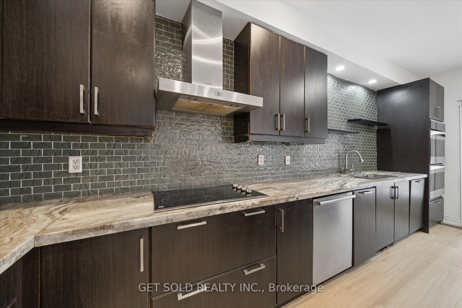 5 Ravine Edge Drive Property Photo 14