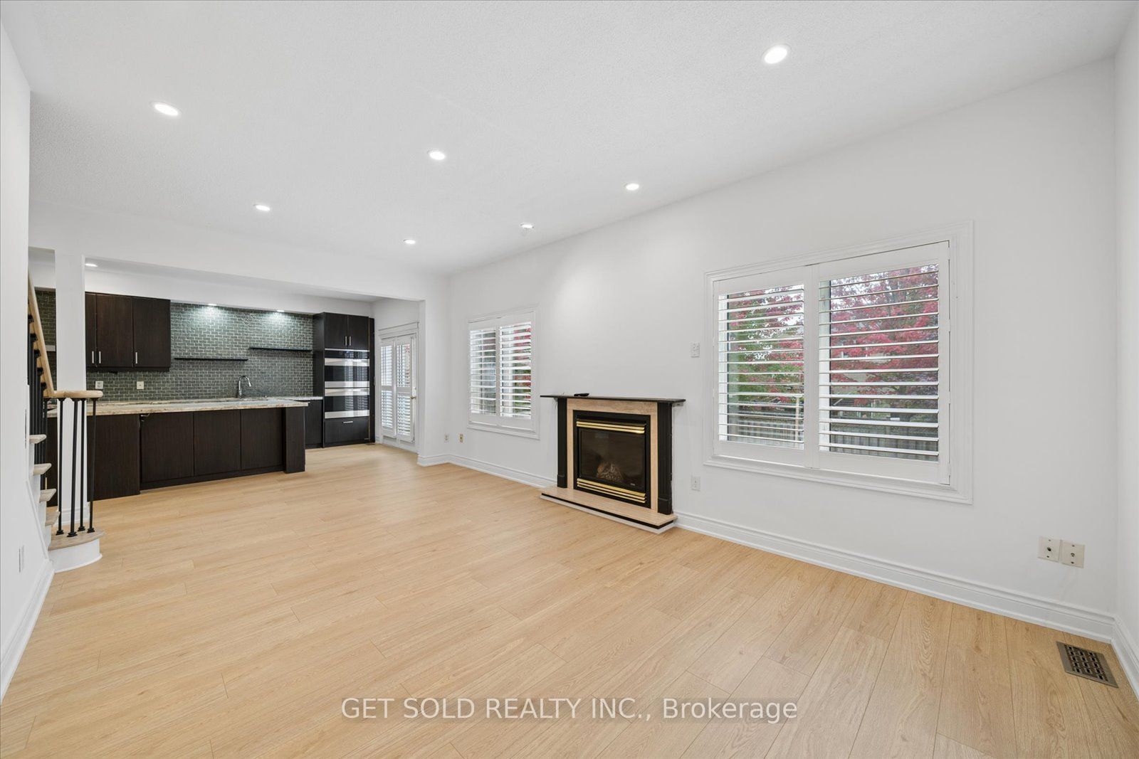 5 Ravine Edge Drive Property Photo 16