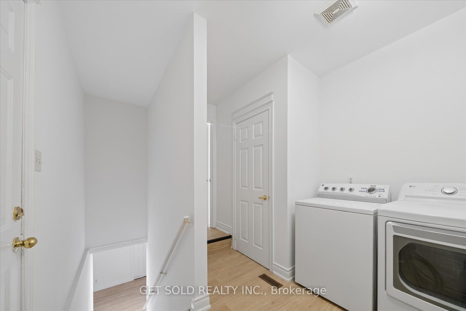 5 Ravine Edge Drive Property Photo 22