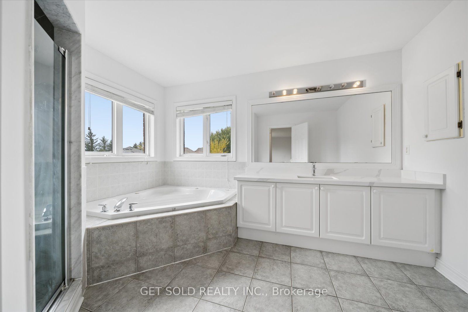 5 Ravine Edge Drive Property Photo 29