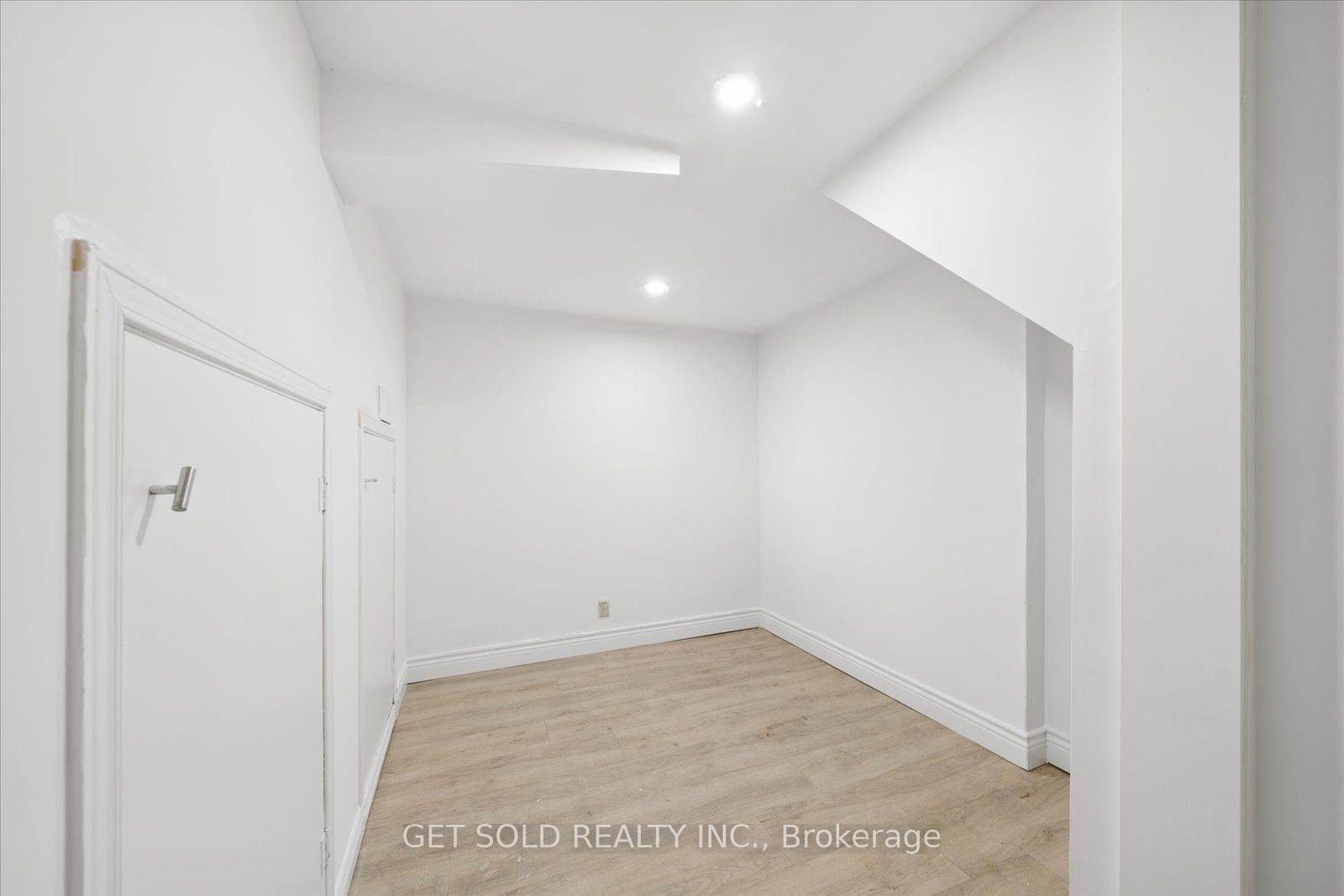 5 Ravine Edge Drive Property Photo 45