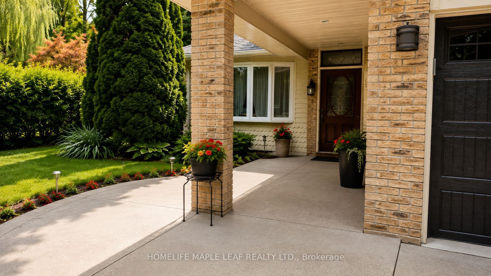 20 Brookfield Court Property Photo 2