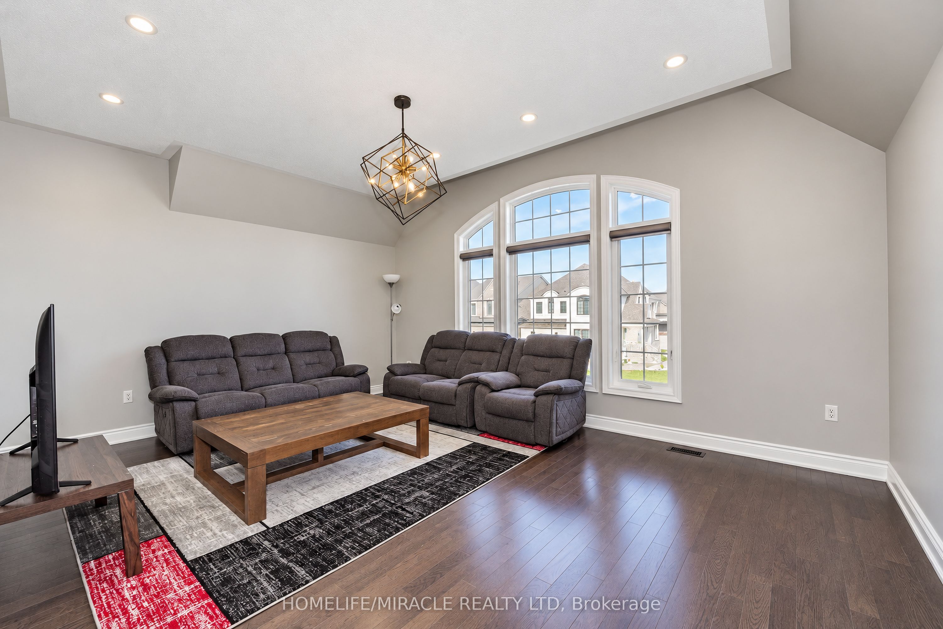 95 Scarlet Way Property Photo 34