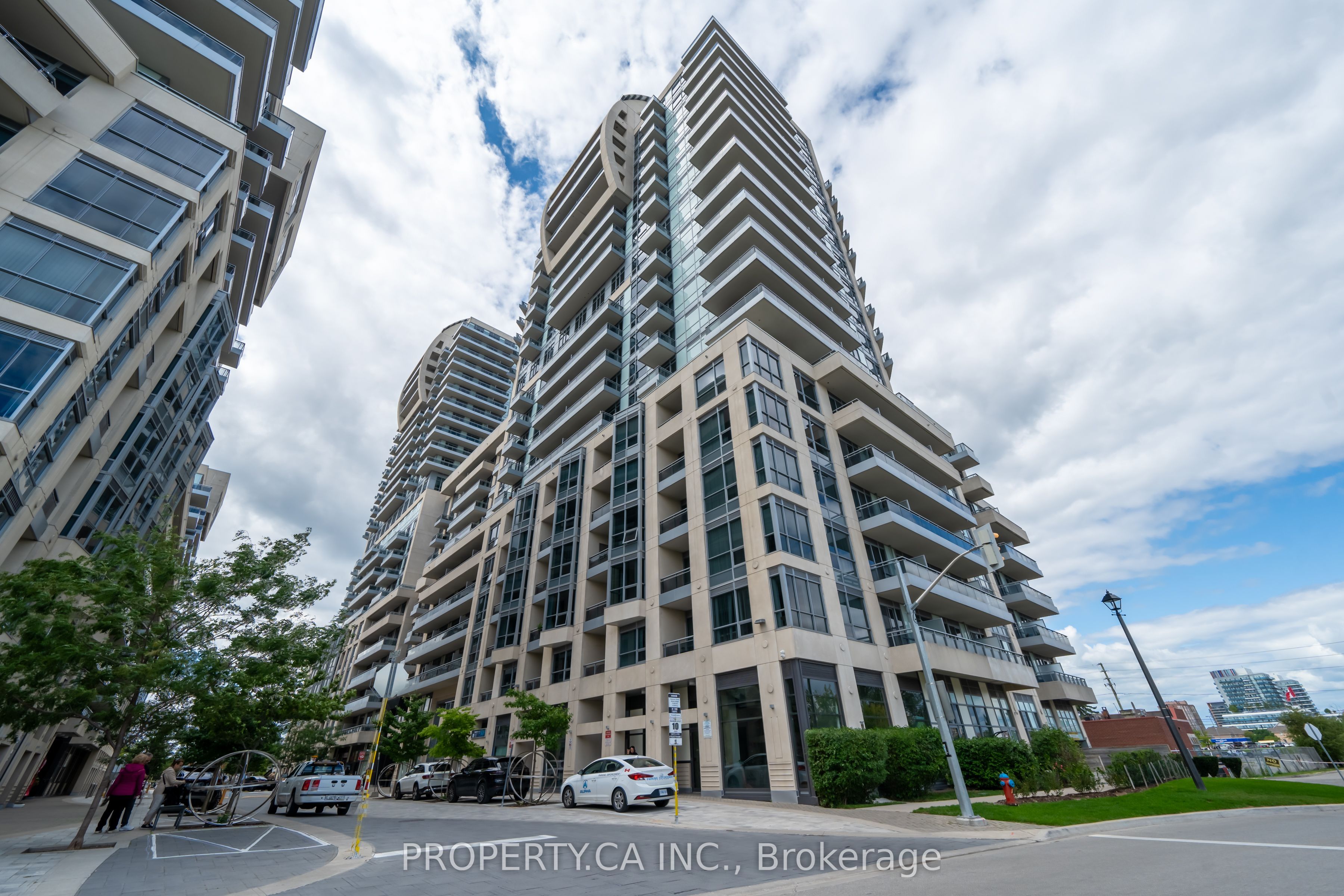 9205 Yonge Street S 1210 Property Photo 1