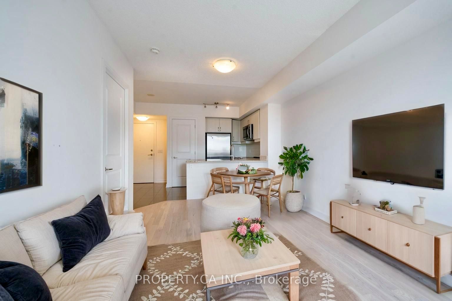 9205 Yonge Street S 1210 Property Photo 8