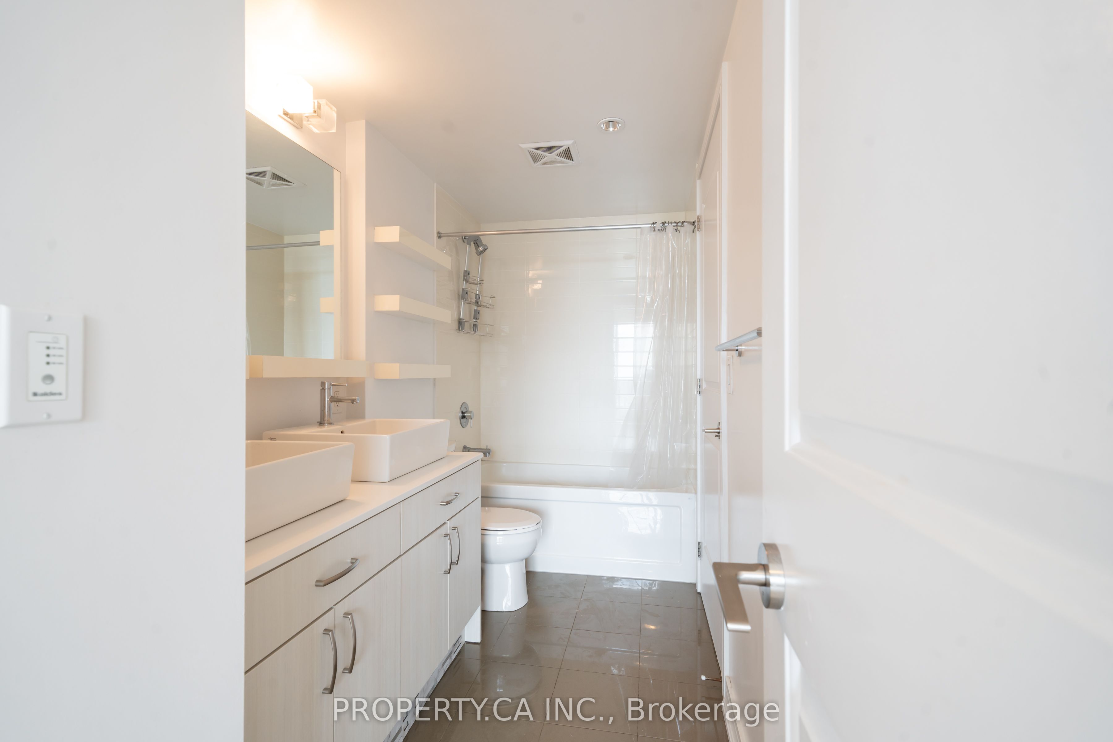 9205 Yonge Street S 1210 Property Photo 12