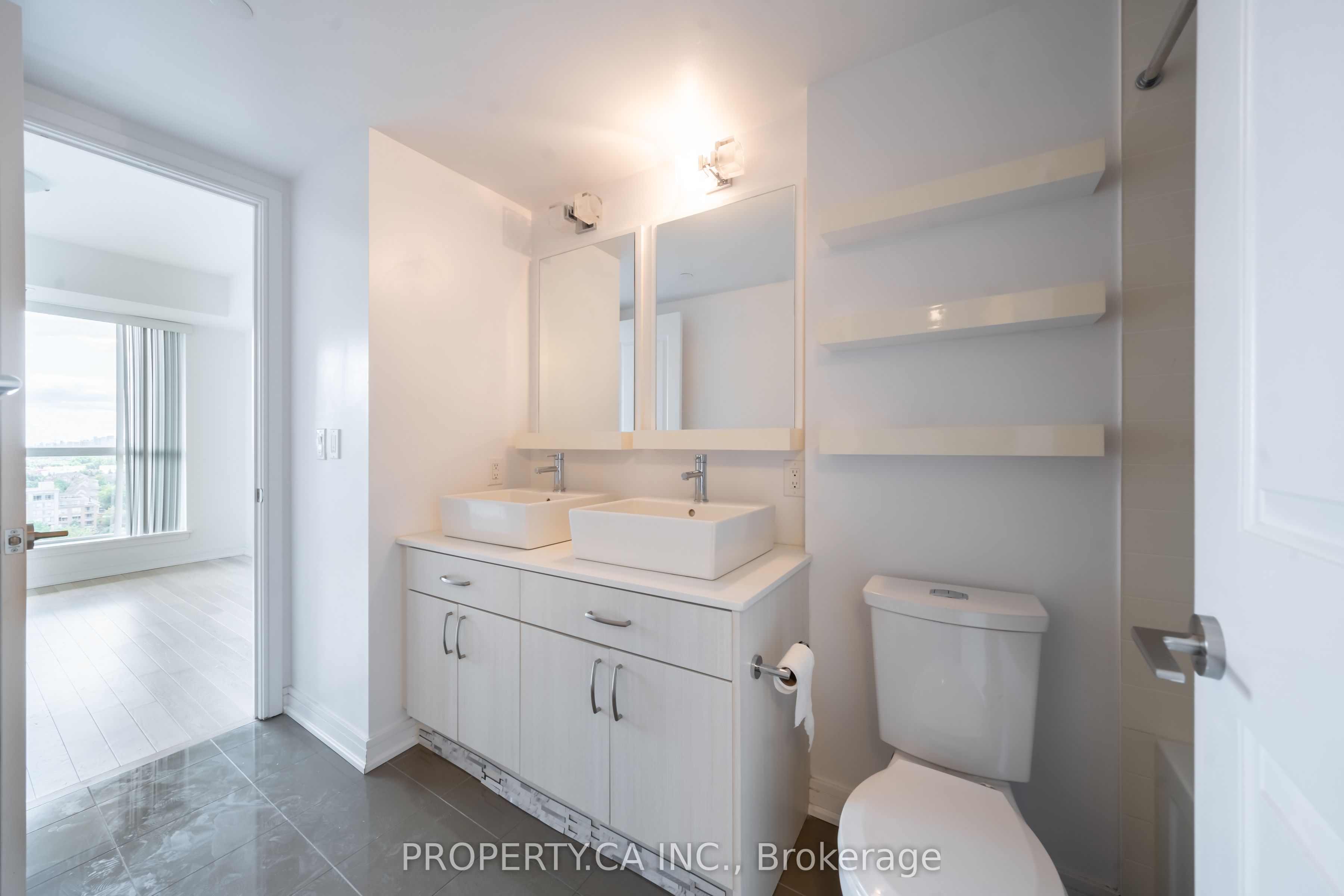 9205 Yonge Street S 1210 Property Photo 13