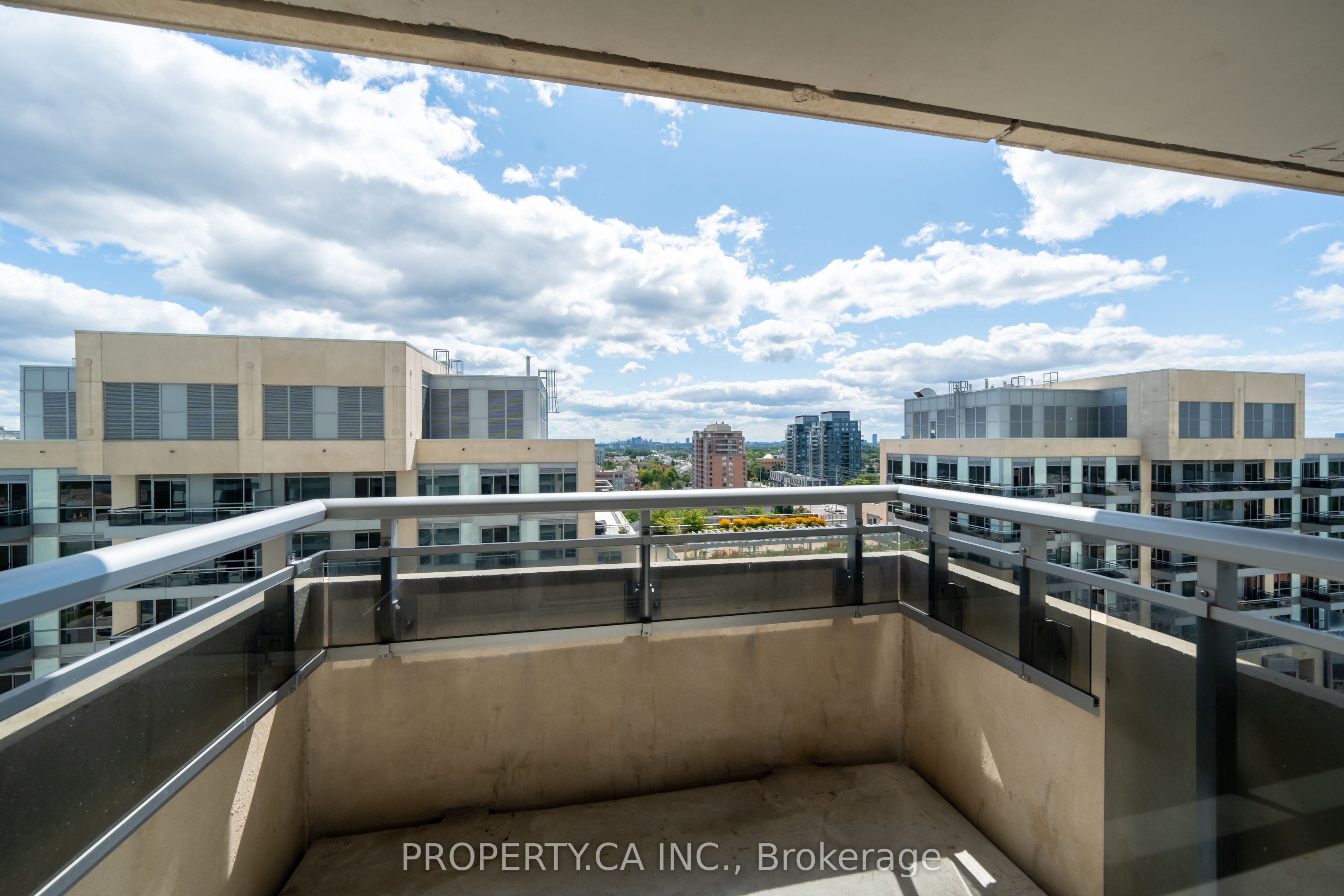 9205 Yonge Street S 1210 Property Photo 17